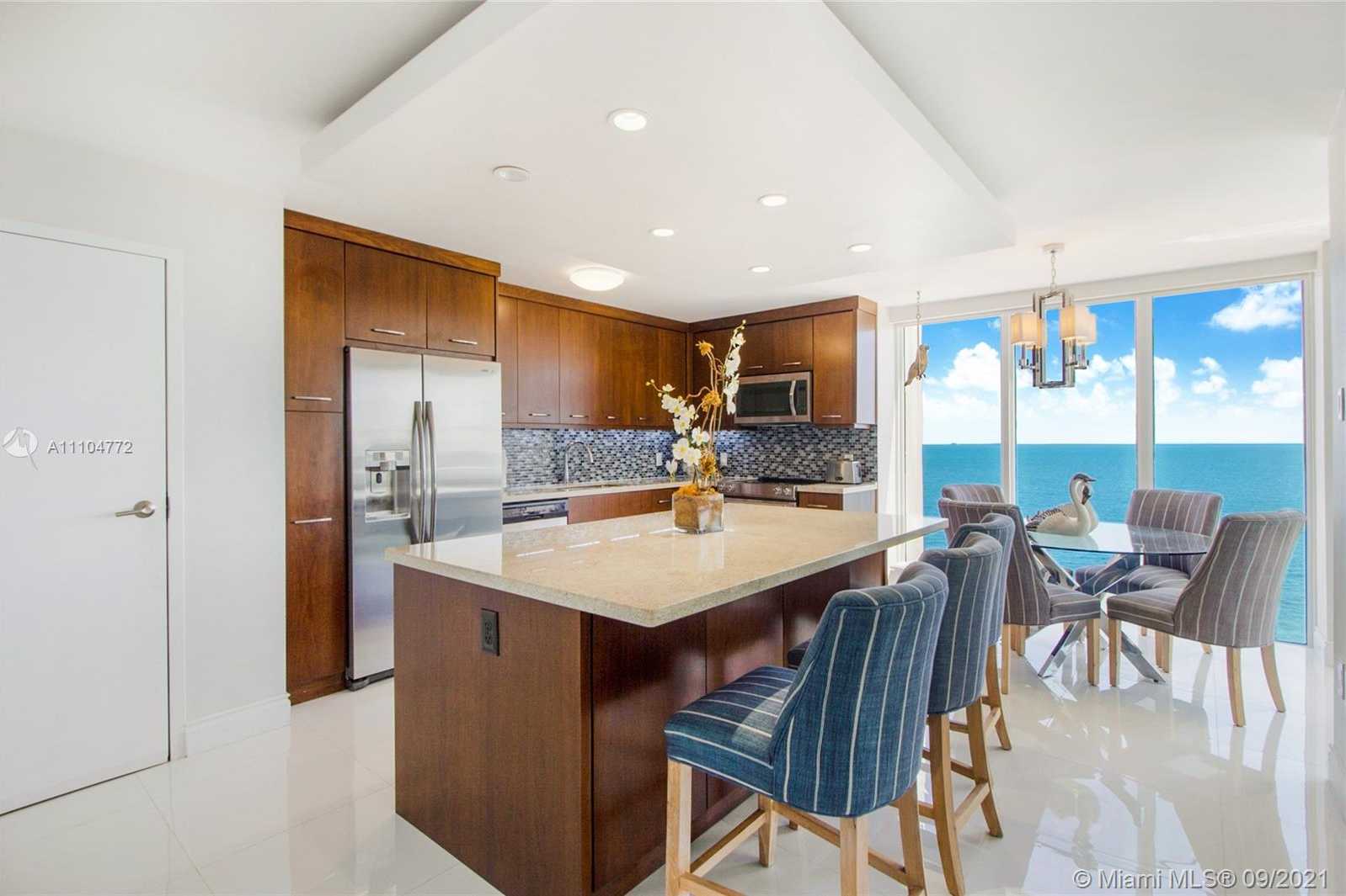 Small Image of 881 OCEAN DR #10E, Key Biscayne Number 15