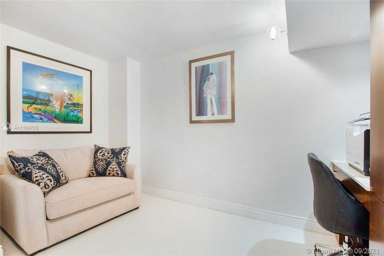 Small Image of 881 OCEAN DR #10E, Key Biscayne Number 18