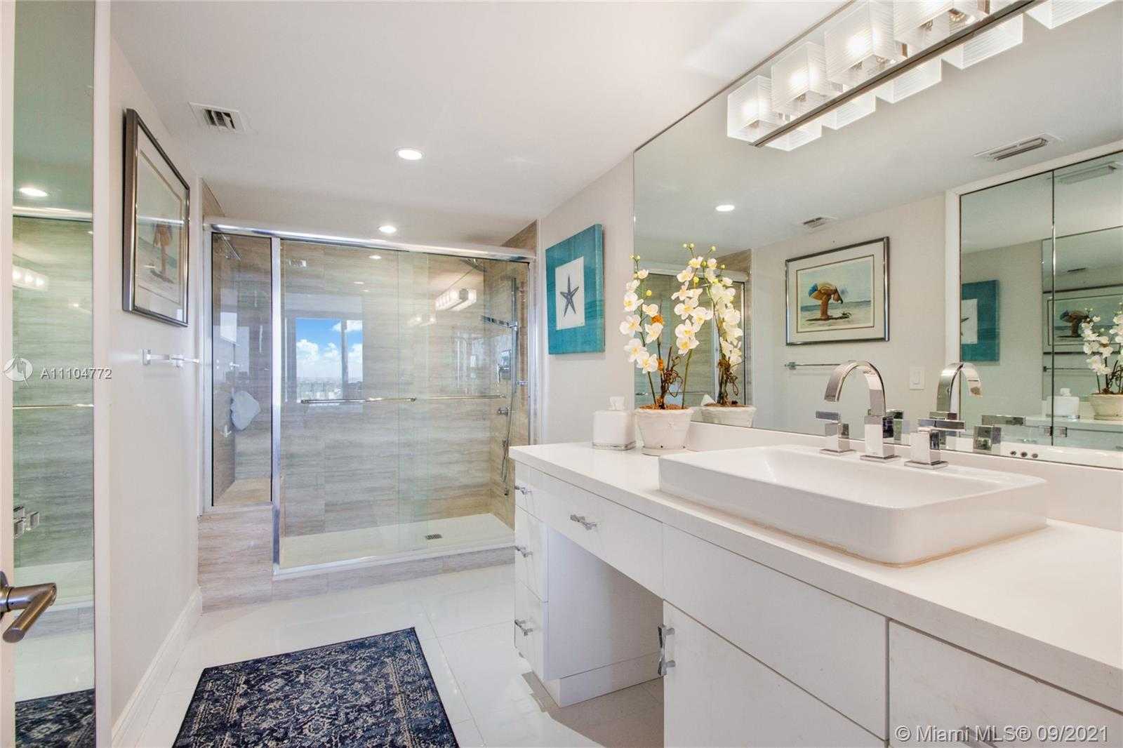 Small Image of 881 OCEAN DR #10E, Key Biscayne Number 26