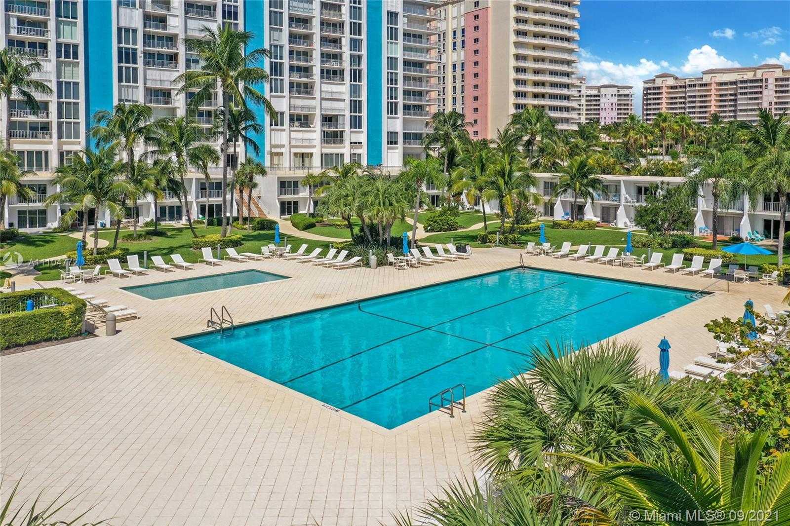 Small Image of 881 OCEAN DR #10E, Key Biscayne Number 32