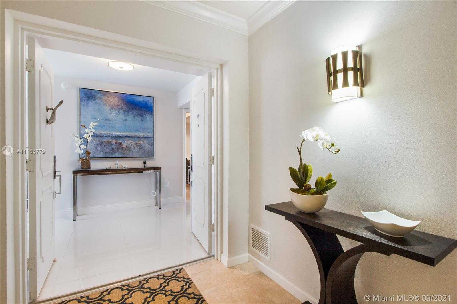 Small Image of 881 OCEAN DR #10E, Key Biscayne Number 8