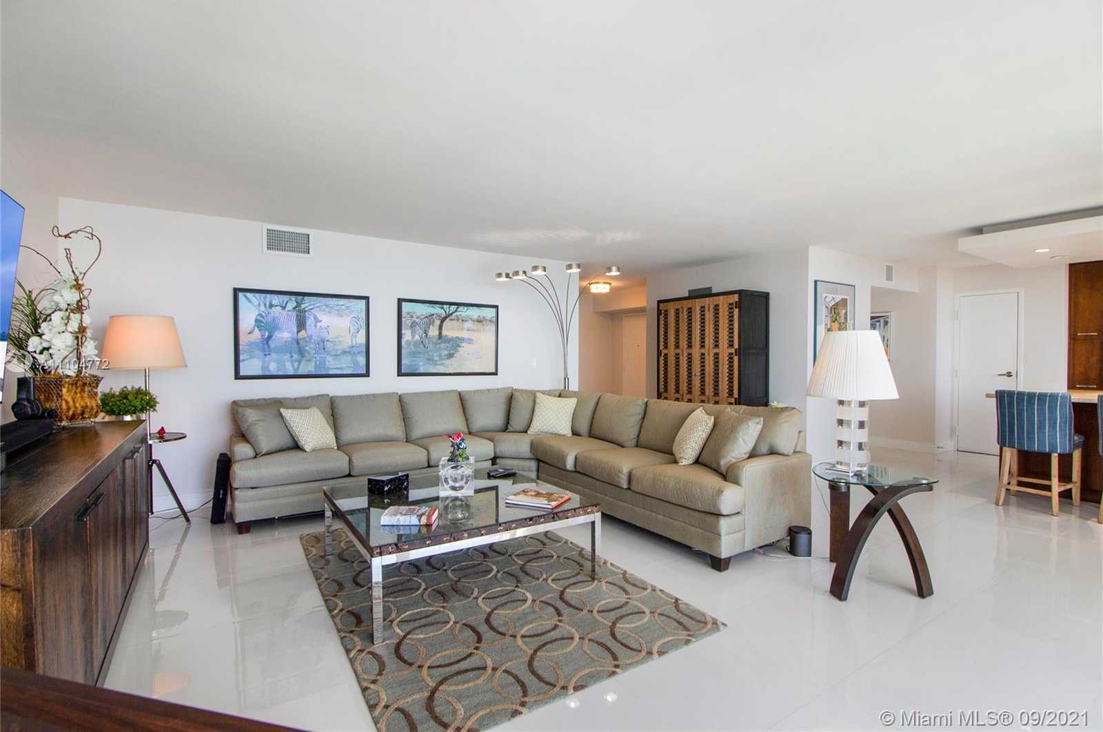 Small Image of 881 OCEAN DR #10E, Key Biscayne Number 9