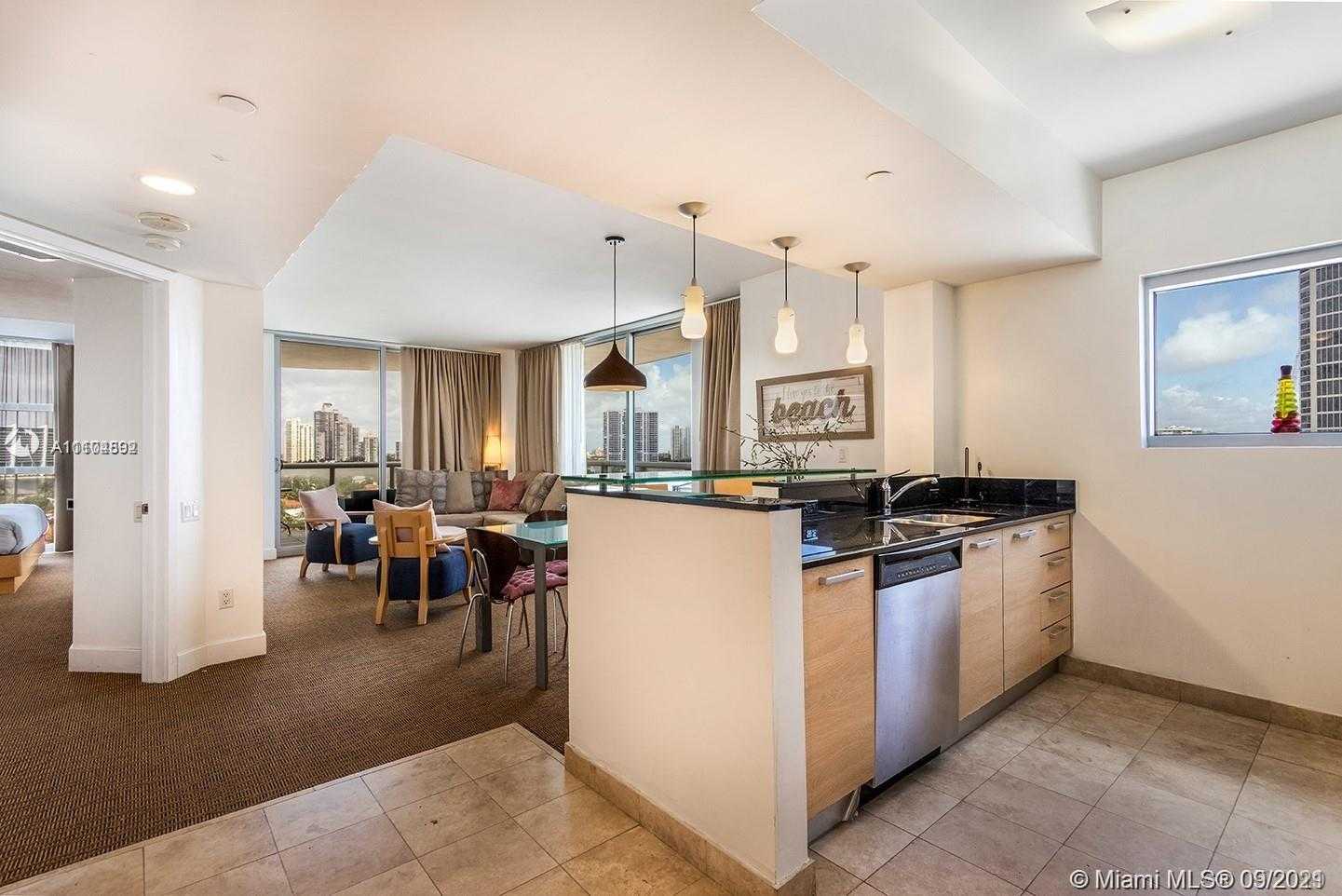 Small Image of 18683 COLLINS AVE #1007, Sunny Isles Beach Number 3