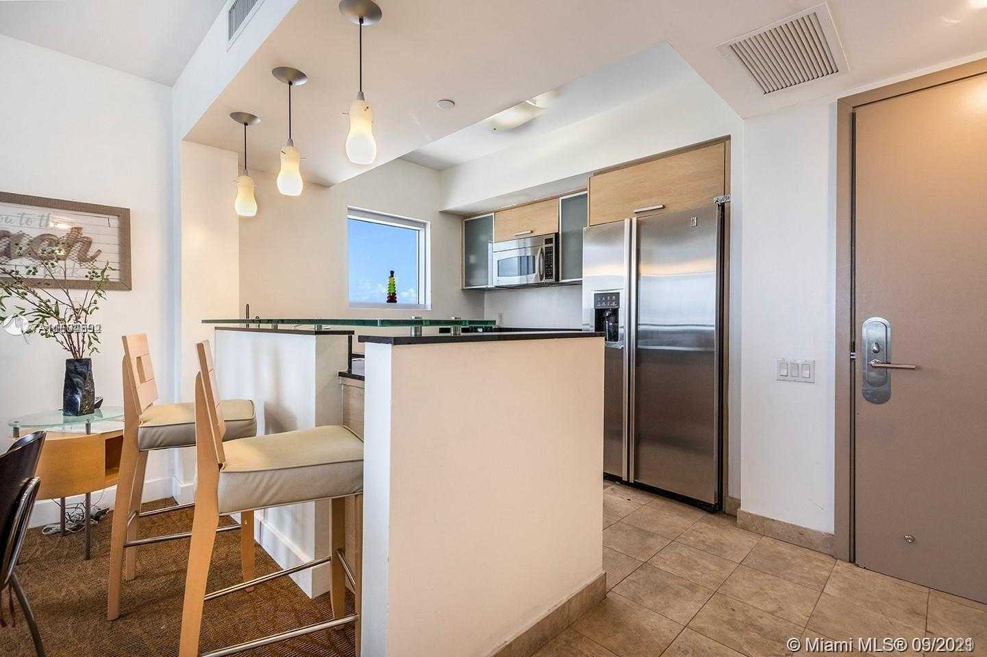 Small Image of 18683 COLLINS AVE #1007, Sunny Isles Beach Number 4
