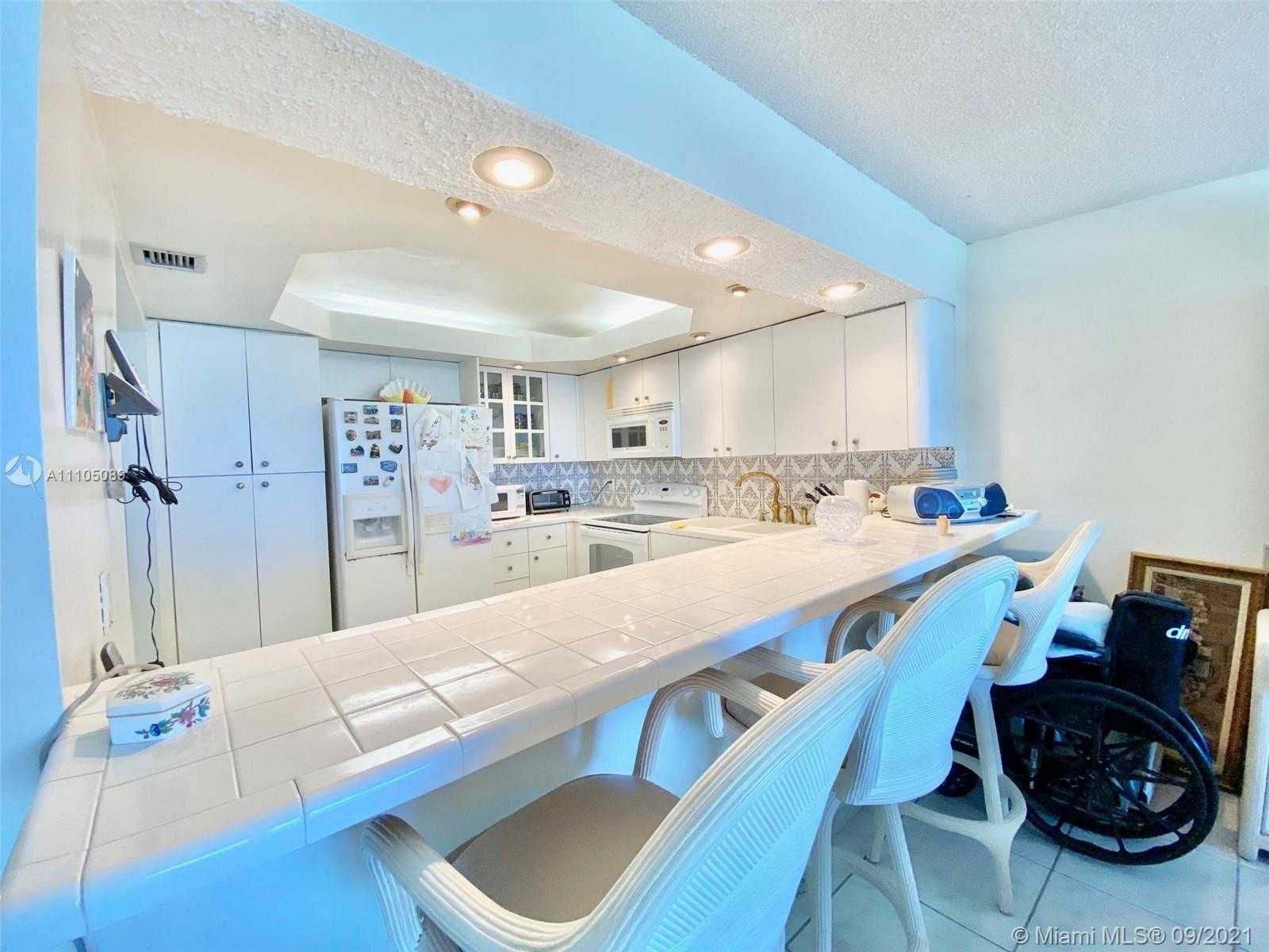 Small Image of 5701 COLLINS AVE #906, Miami Beach Number 12