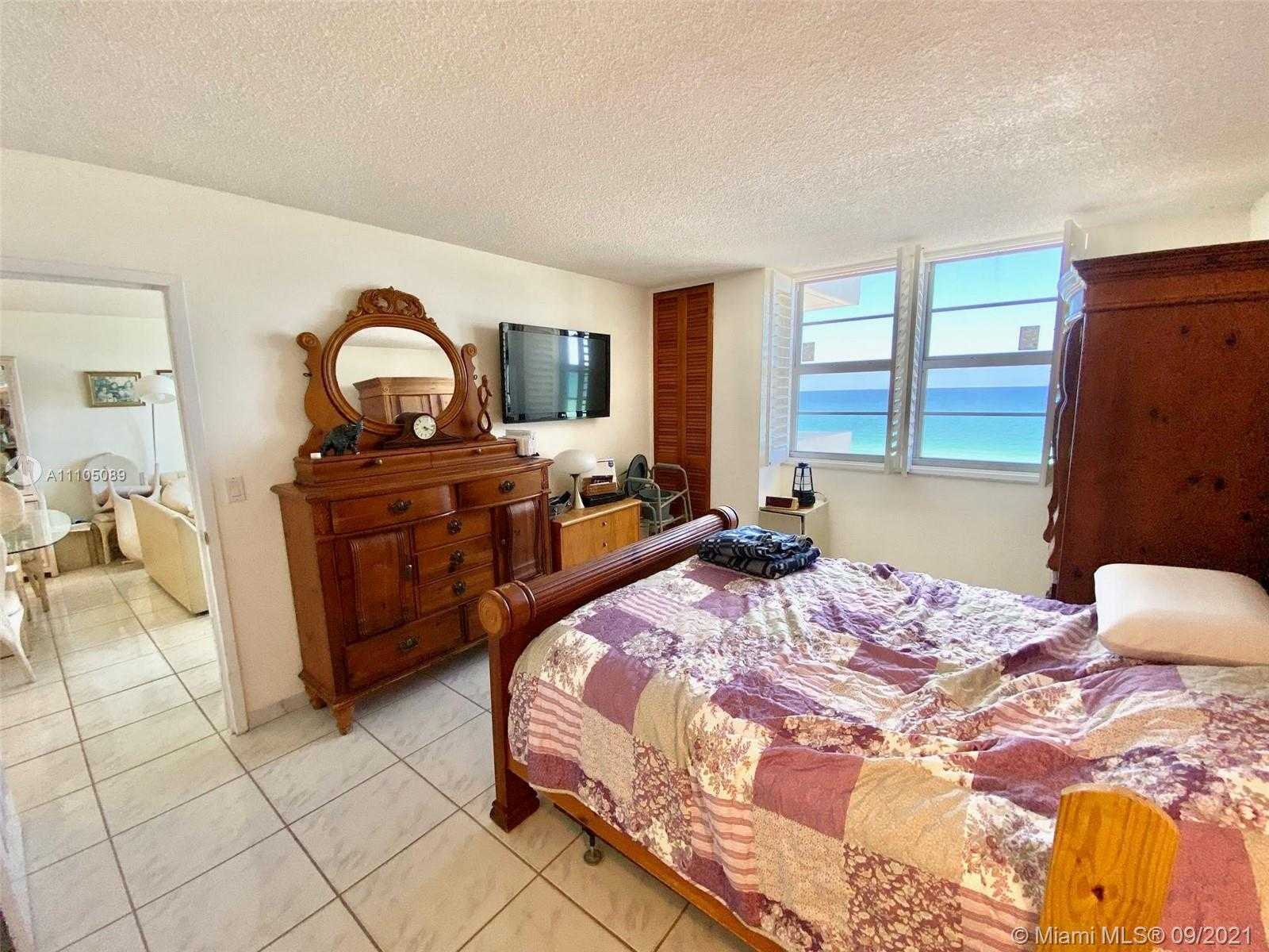 Small Image of 5701 COLLINS AVE #906, Miami Beach Number 28