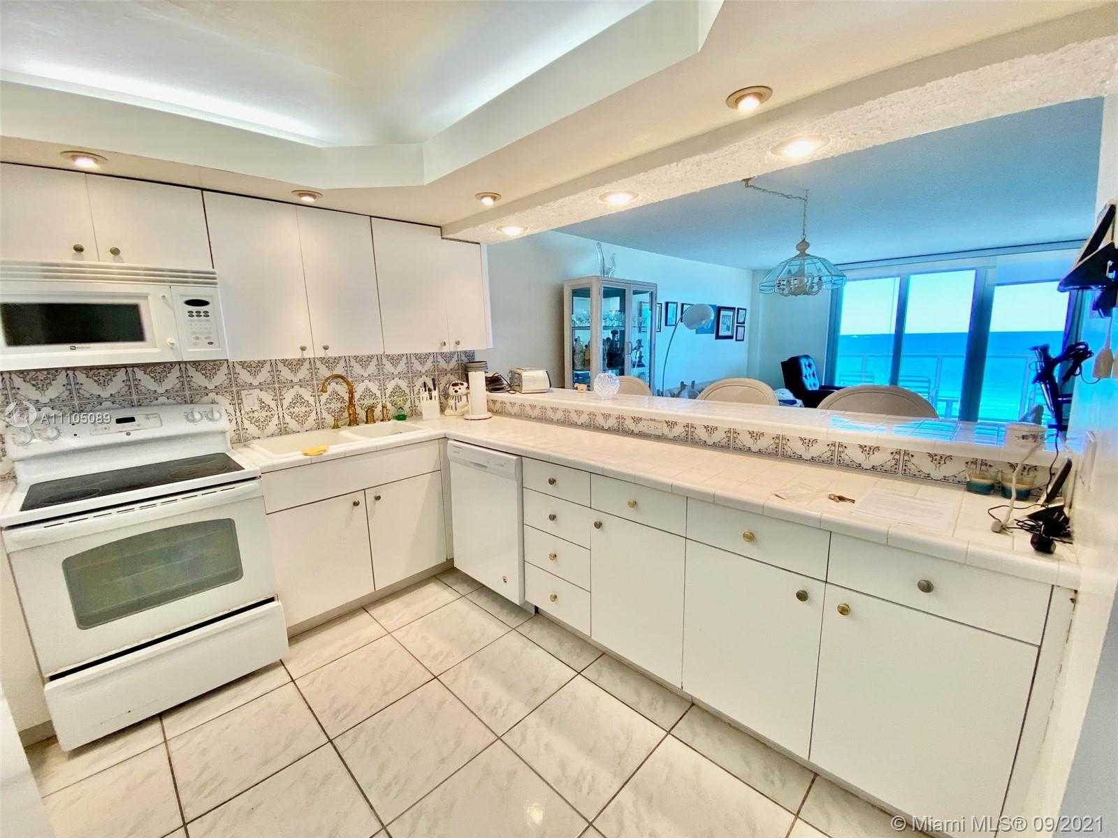 Small Image of 5701 COLLINS AVE #906, Miami Beach Number 5