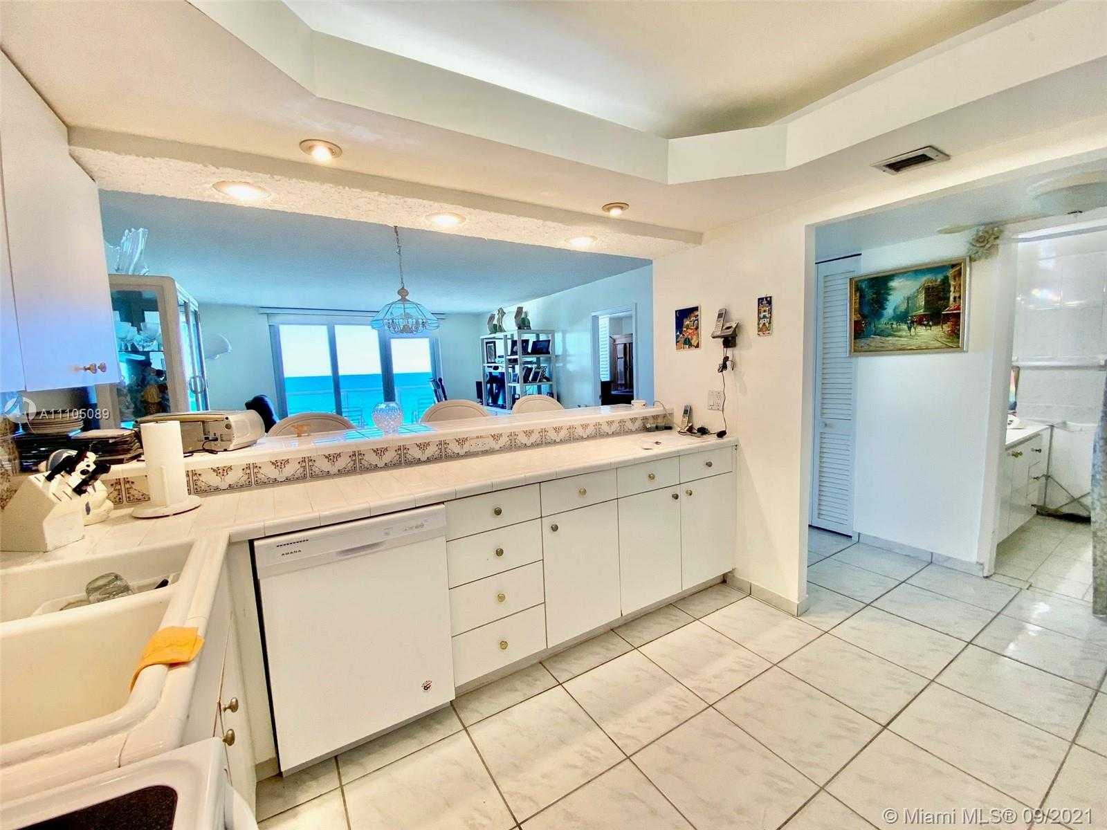 Small Image of 5701 COLLINS AVE #906, Miami Beach Number 7