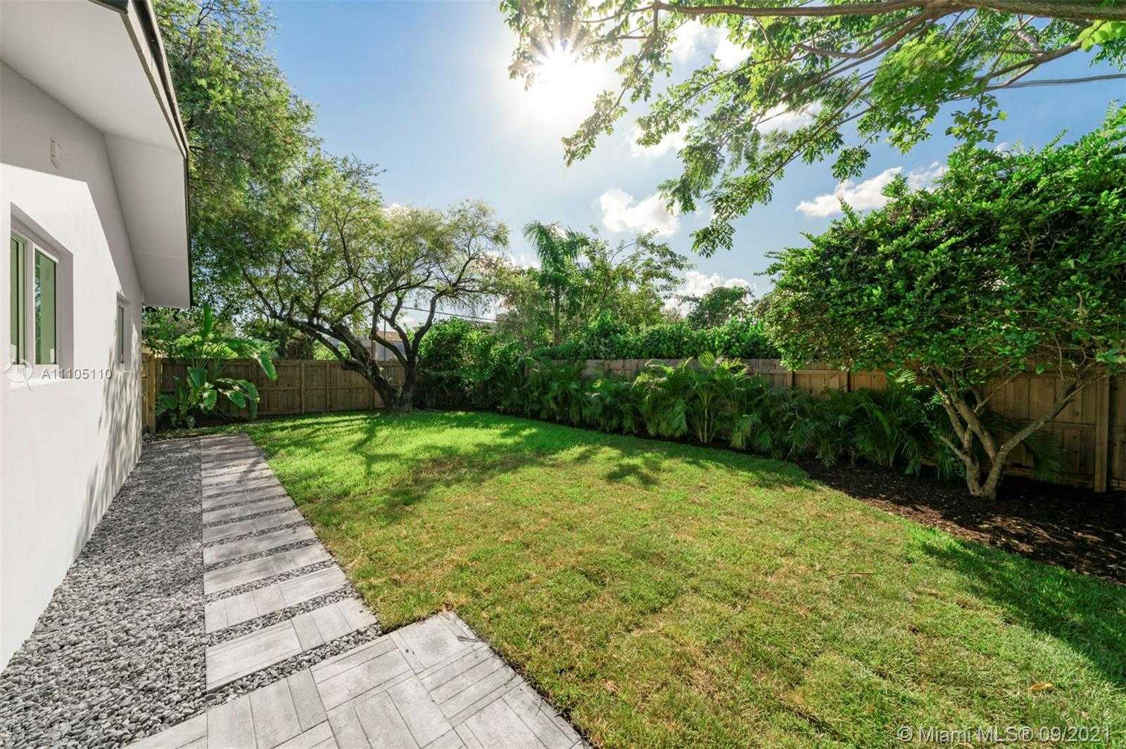 Small Image of 11690 SOUTH WEST 81ST RD #11690-2, Pinecrest Number 24