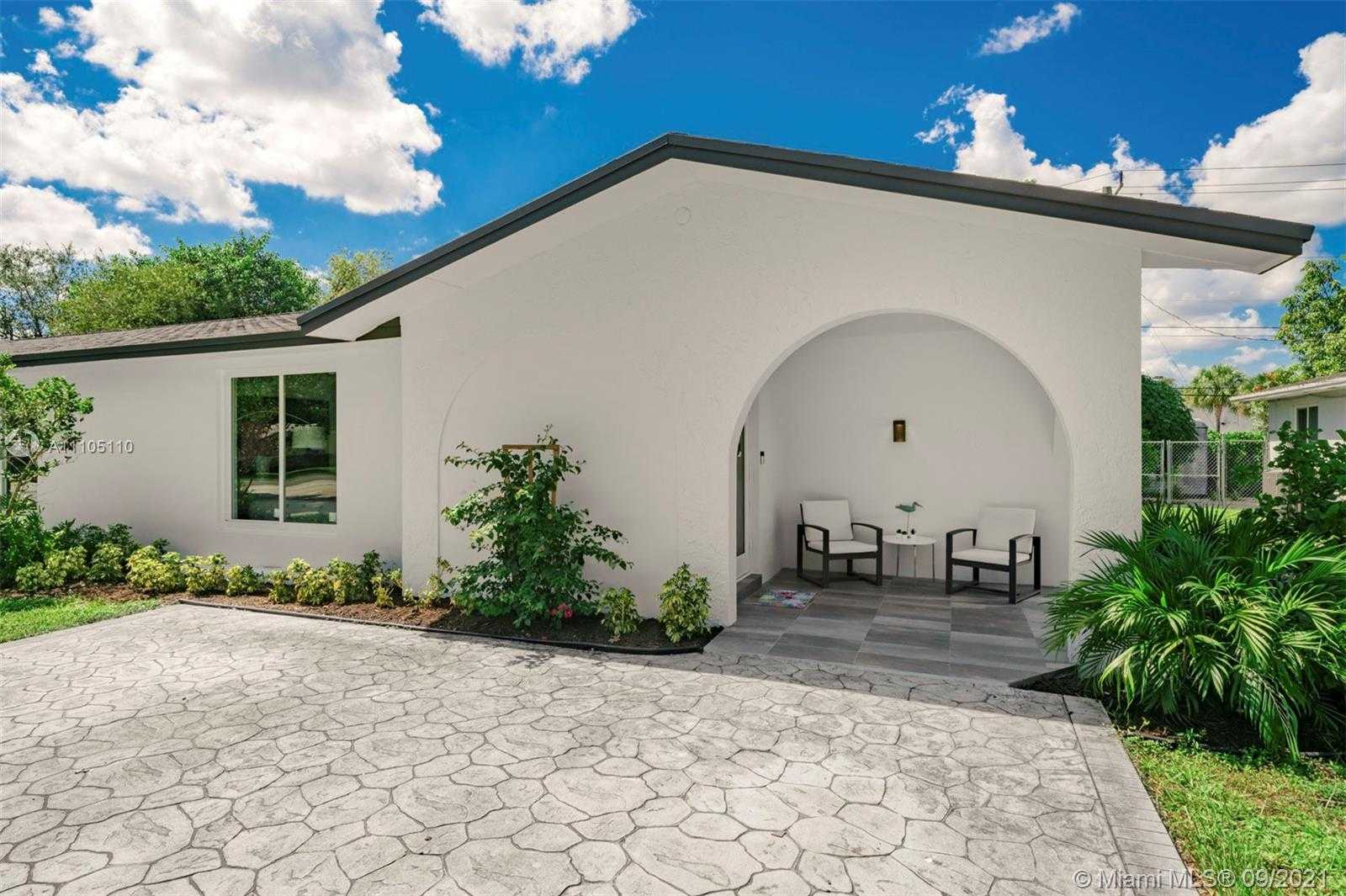 Small Image of 11690 SOUTH WEST 81ST RD #11690-2, Pinecrest Number 4