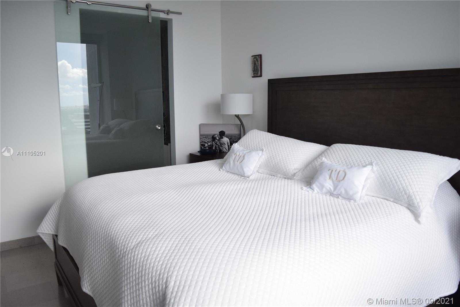 Small Image of 68 SOUTH EAST 6TH ST #2306, Miami Number 11