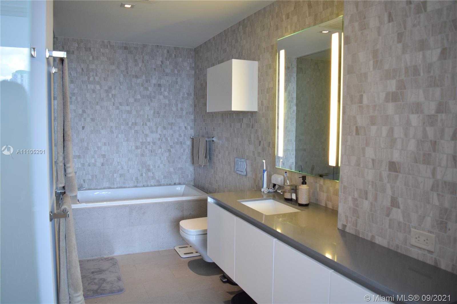 Small Image of 68 SOUTH EAST 6TH ST #2306, Miami Number 13
