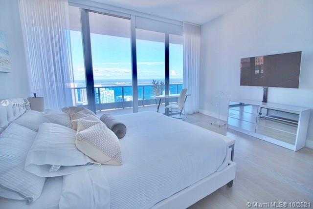 Small Image of 200 BISCAYNE BOULEVARD WAY #5301, Miami Number 14