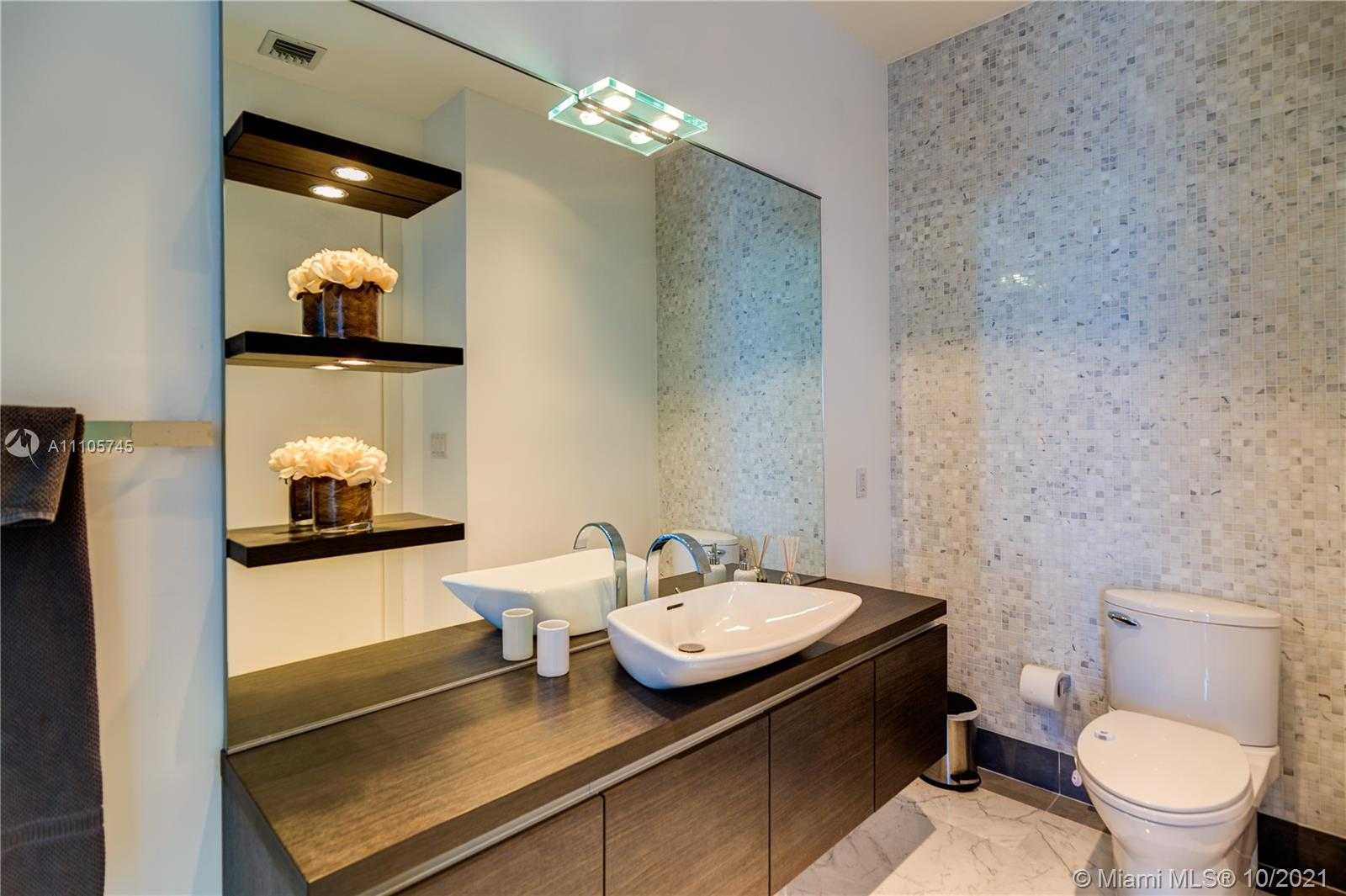 Small Image of 200 BISCAYNE BOULEVARD WAY #5301, Miami Number 17