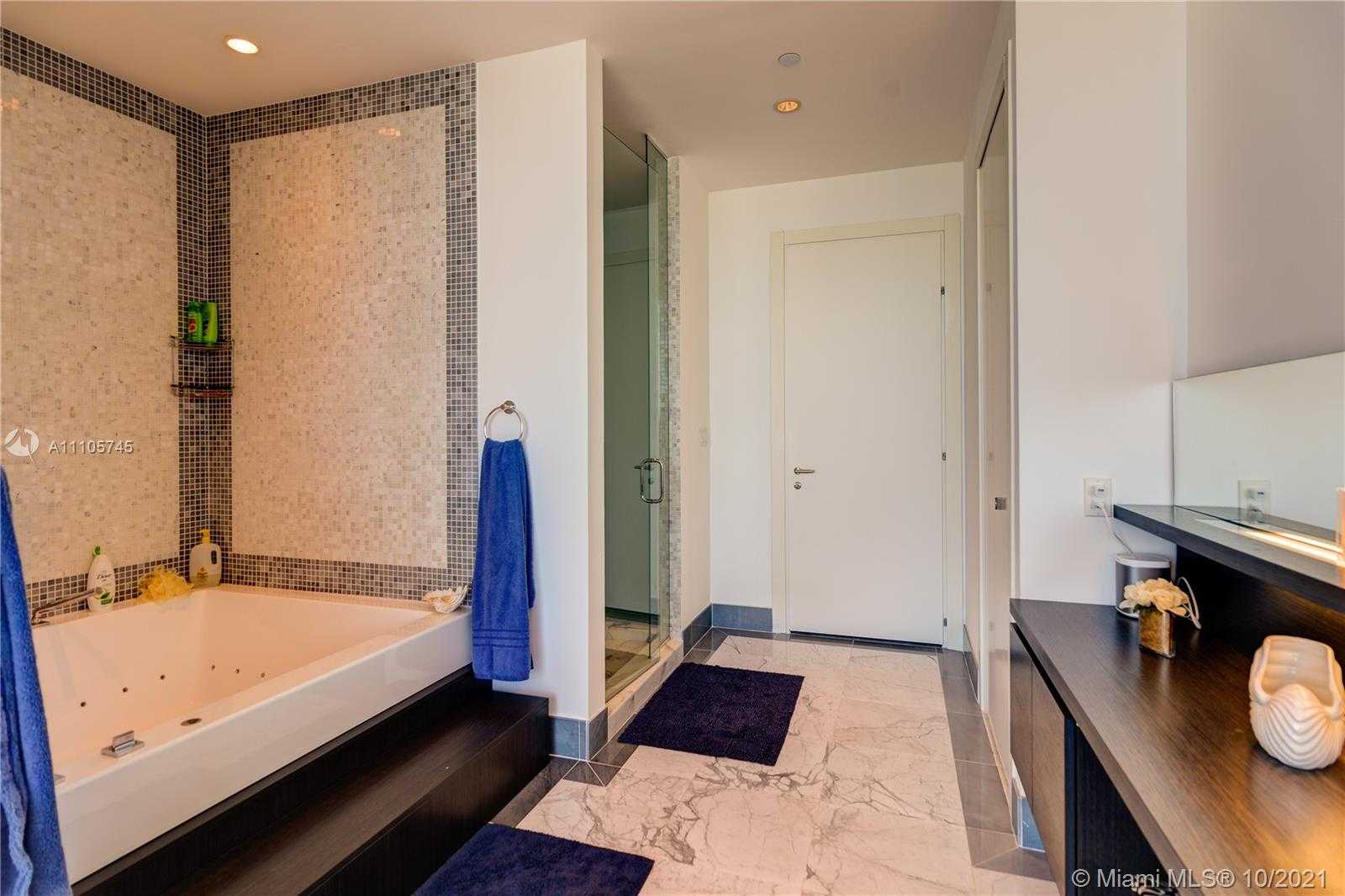 Small Image of 200 BISCAYNE BOULEVARD WAY #5301, Miami Number 18