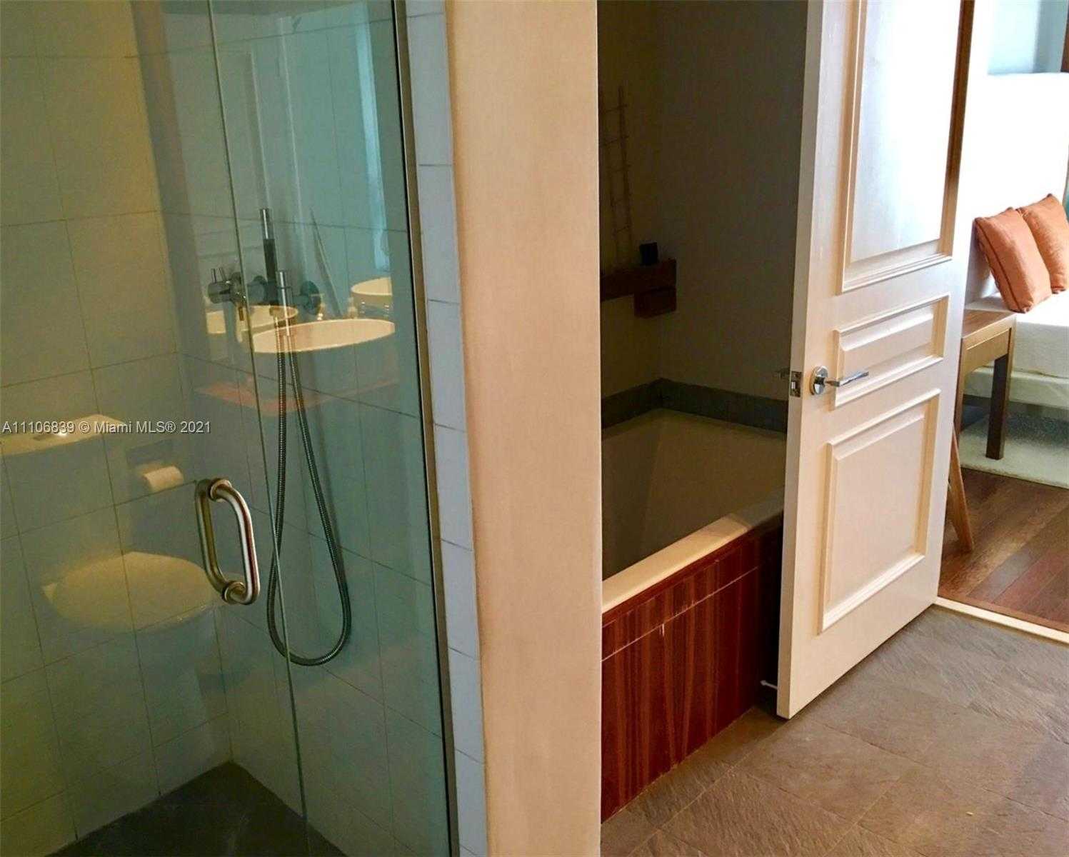 Small Image of 6365 COLLINS AVE #2811, Miami Beach Number 16
