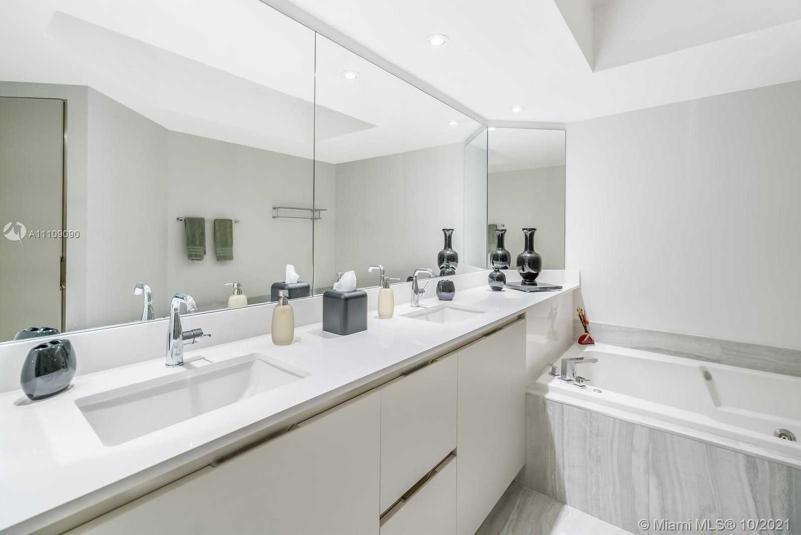 Small Image of 16485 COLLINS AVE #2732, Sunny Isles Beach Number 7