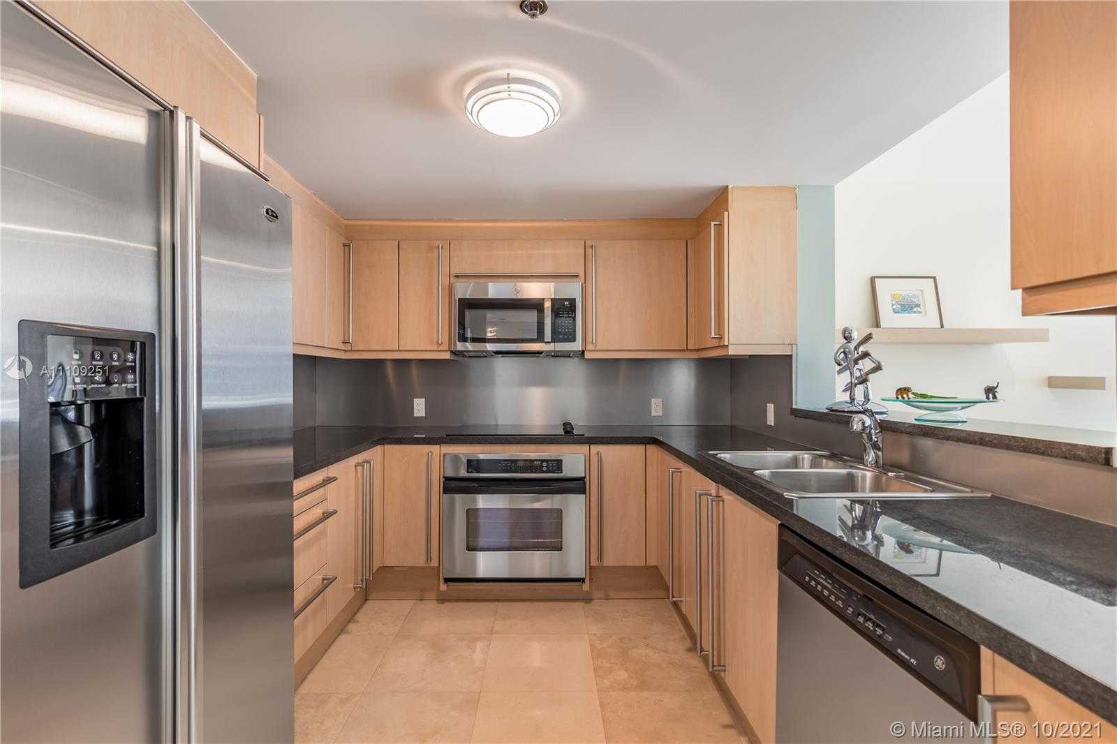 Small Image of 226 OCEAN DR #4A, Miami Beach Number 4