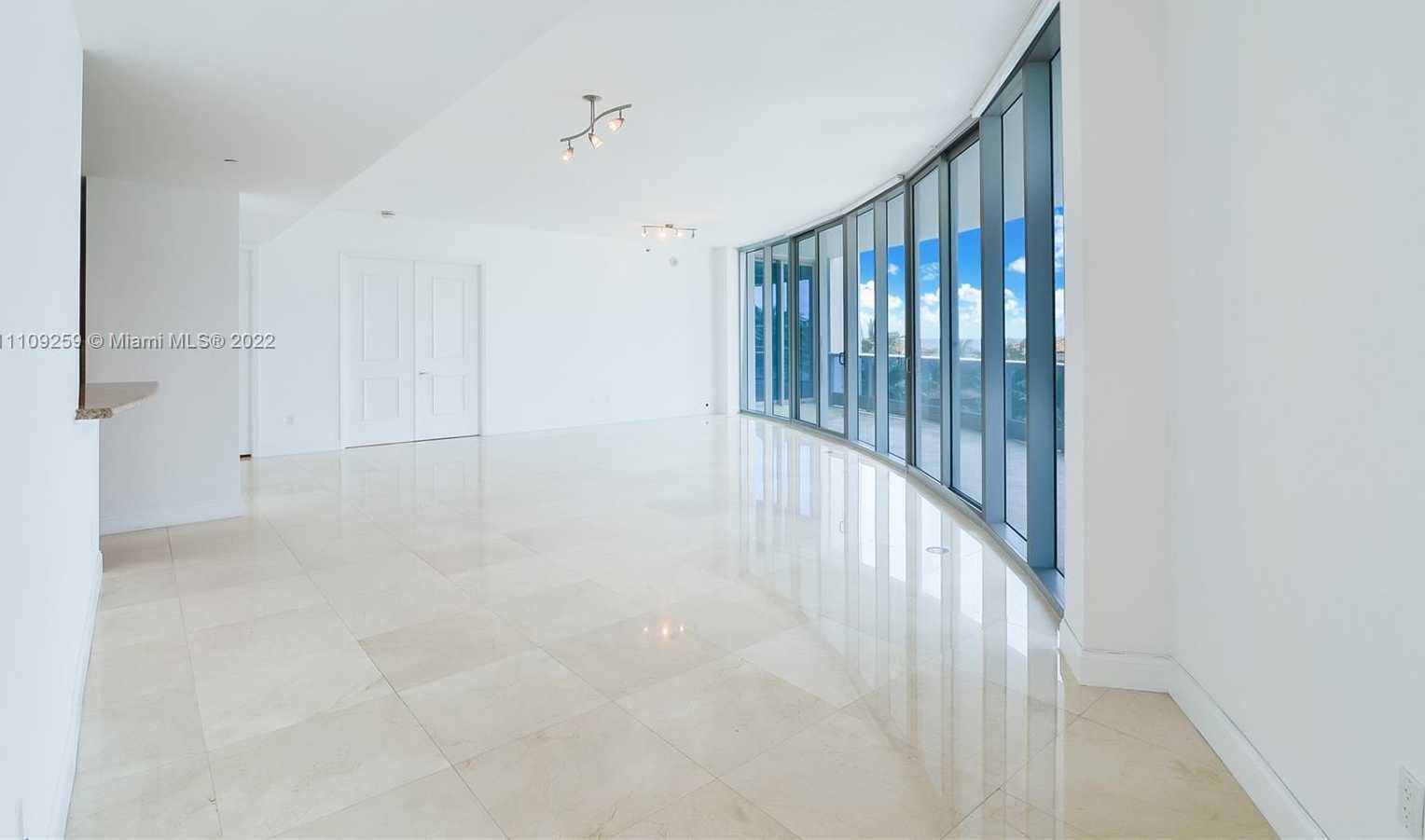 Small Image of 5959 COLLINS AVE #702, Miami Beach Number 4