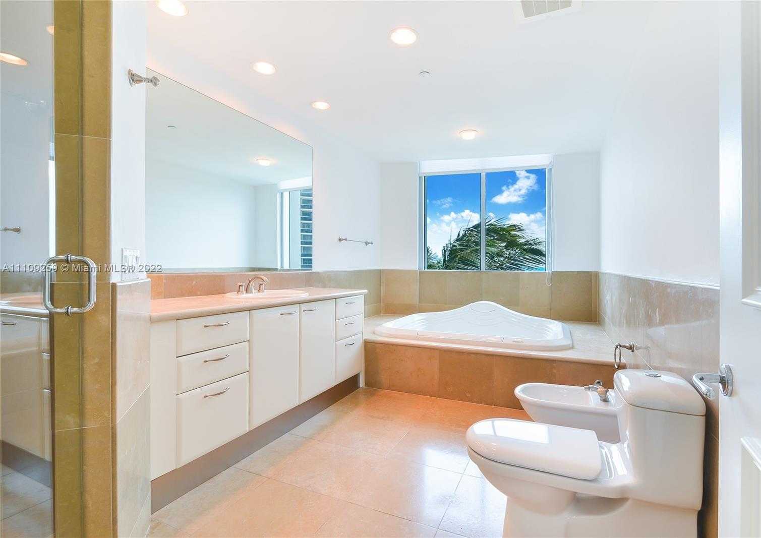 Small Image of 5959 COLLINS AVE #702, Miami Beach Number 8