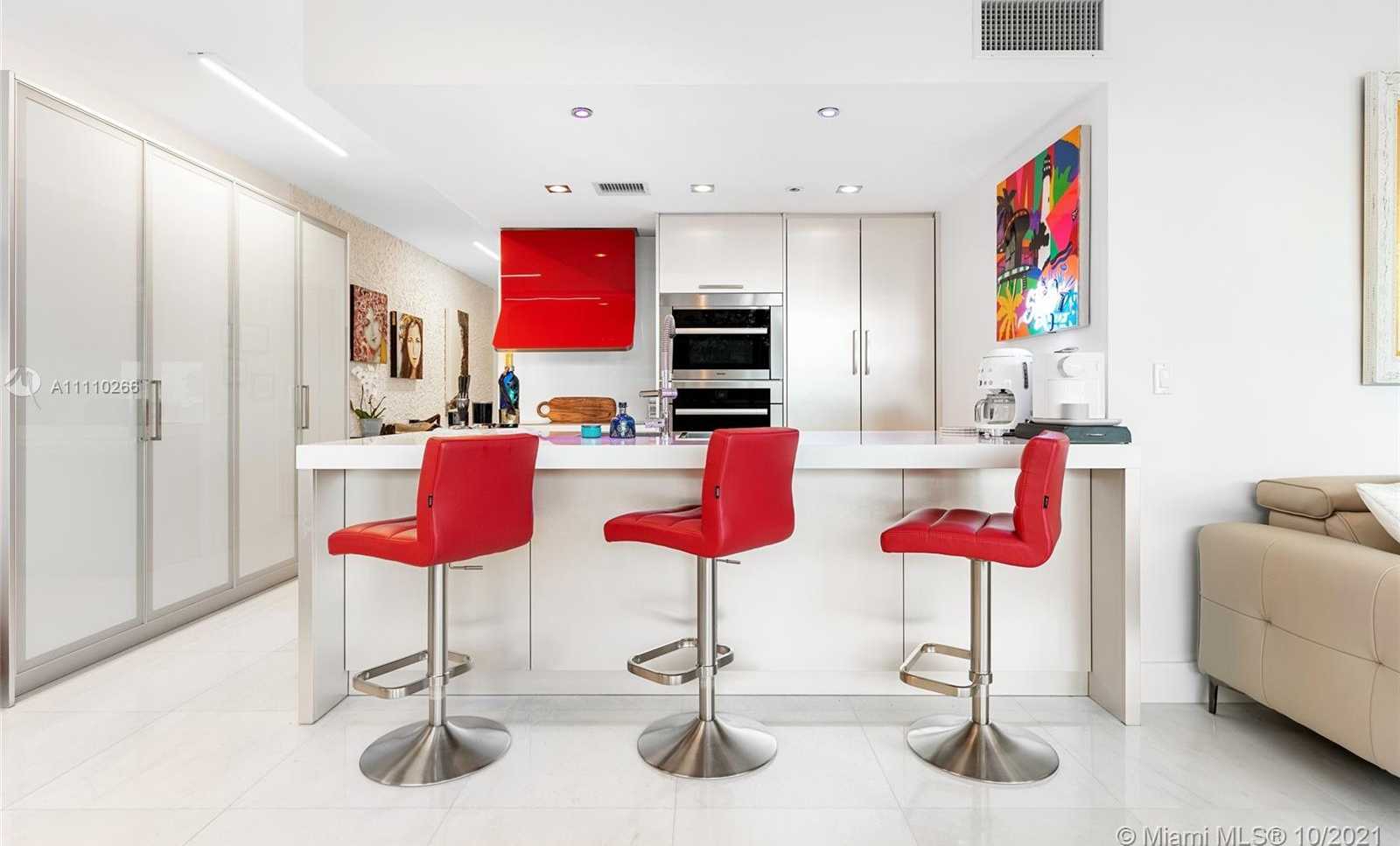 Small Image of 5875 COLLINS AVE #501, Miami Beach Number 17
