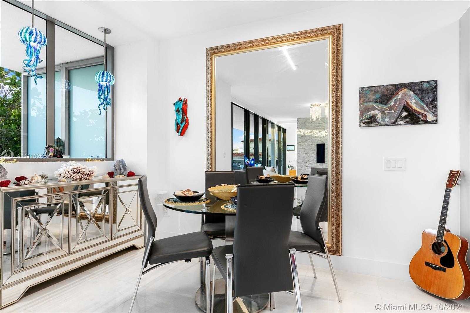 Small Image of 5875 COLLINS AVE #501, Miami Beach Number 22