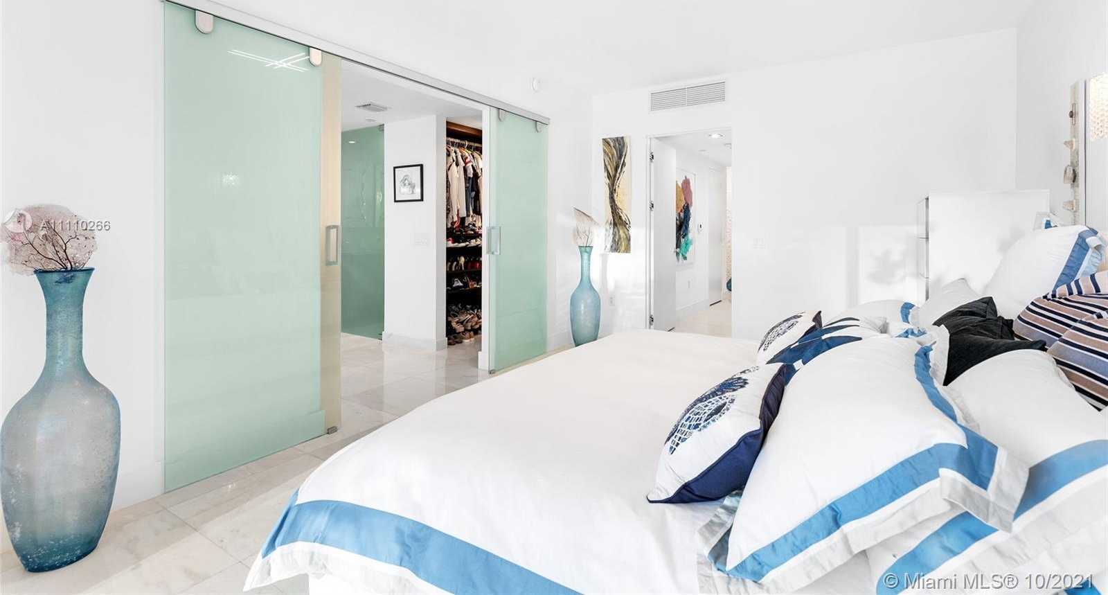 Small Image of 5875 COLLINS AVE #501, Miami Beach Number 27