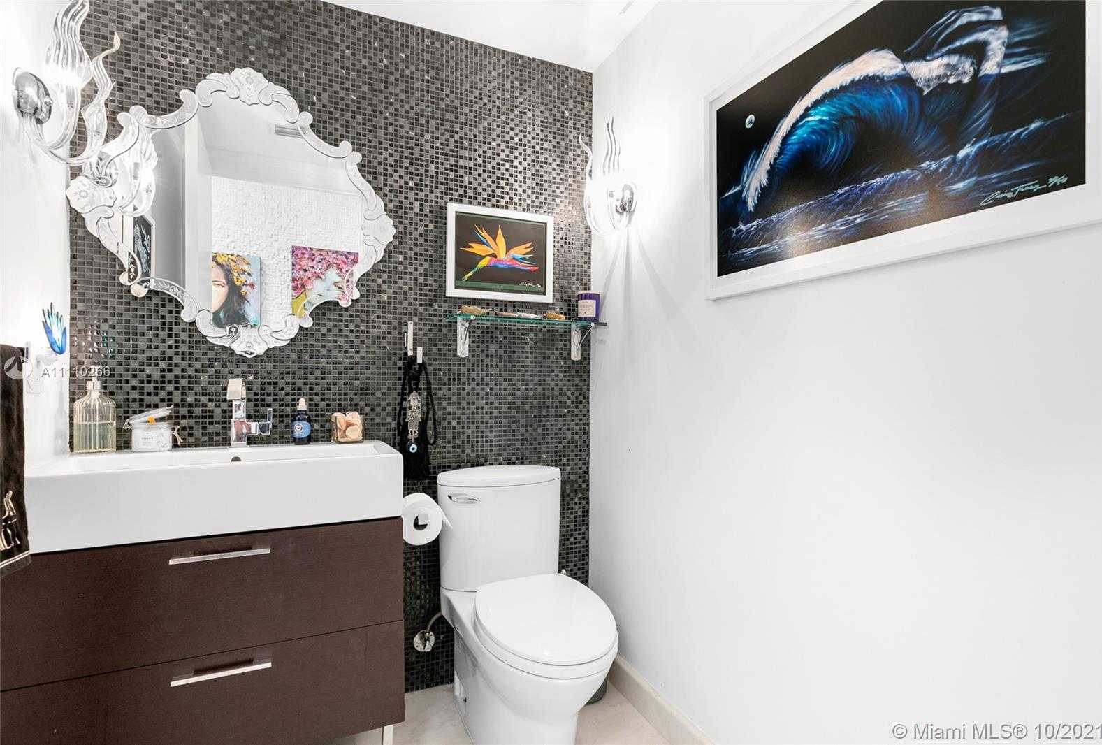 Small Image of 5875 COLLINS AVE #501, Miami Beach Number 38