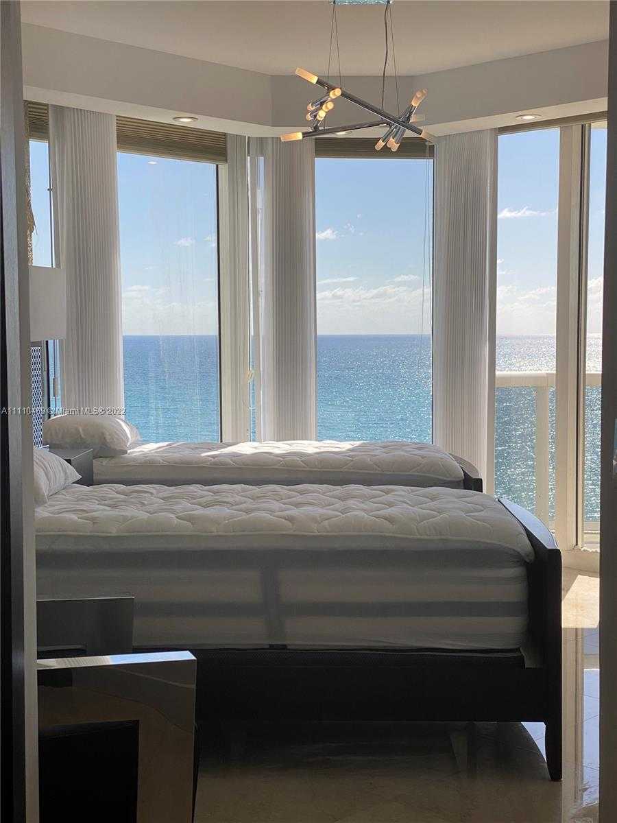Small Image of 4775 COLLINS AVE #1202, Miami Beach Number 11