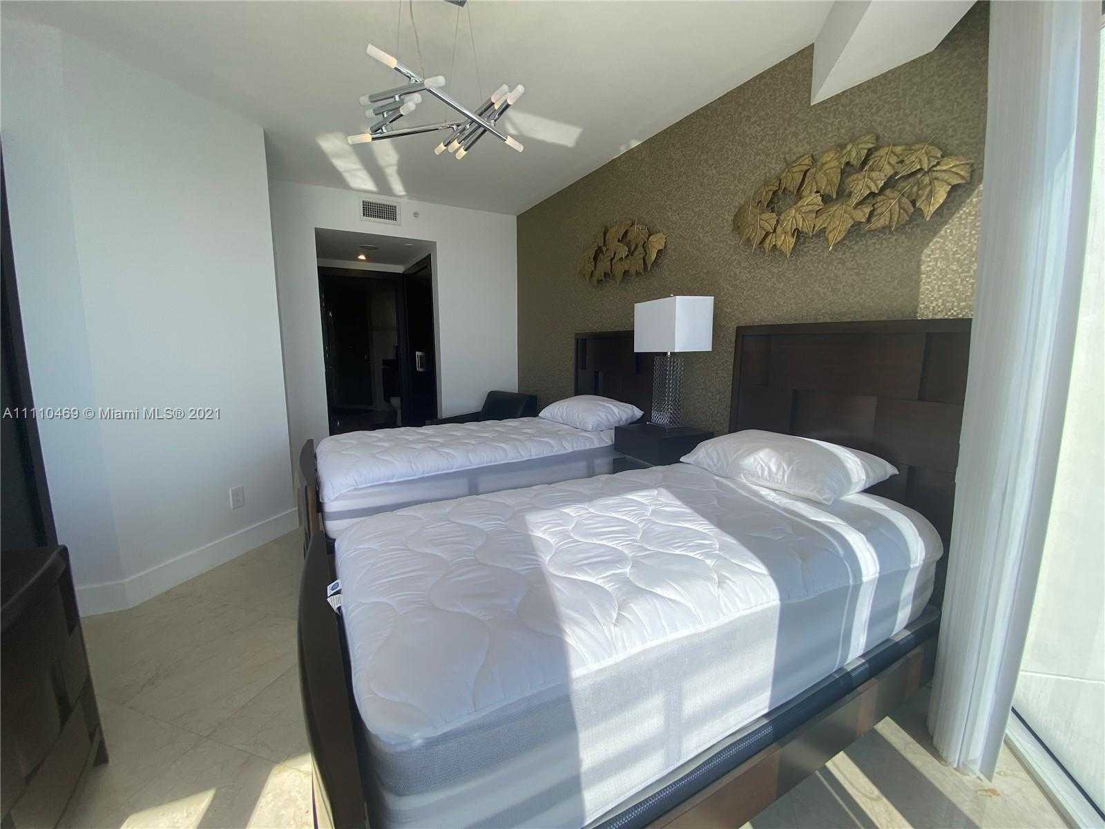 Small Image of 4775 COLLINS AVE #1202, Miami Beach Number 13