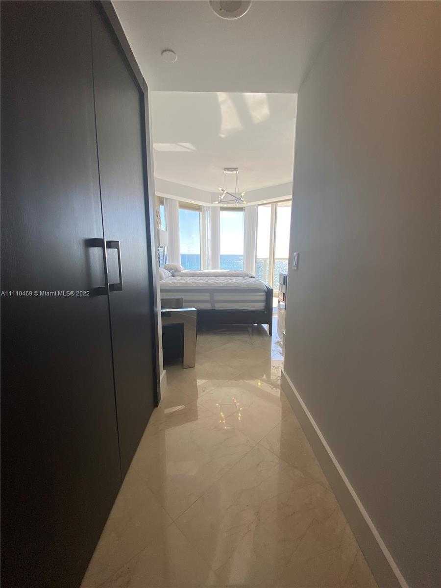 Small Image of 4775 COLLINS AVE #1202, Miami Beach Number 15