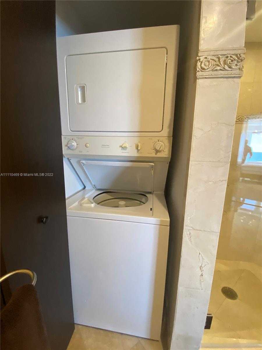 Small Image of 4775 COLLINS AVE #1202, Miami Beach Number 17