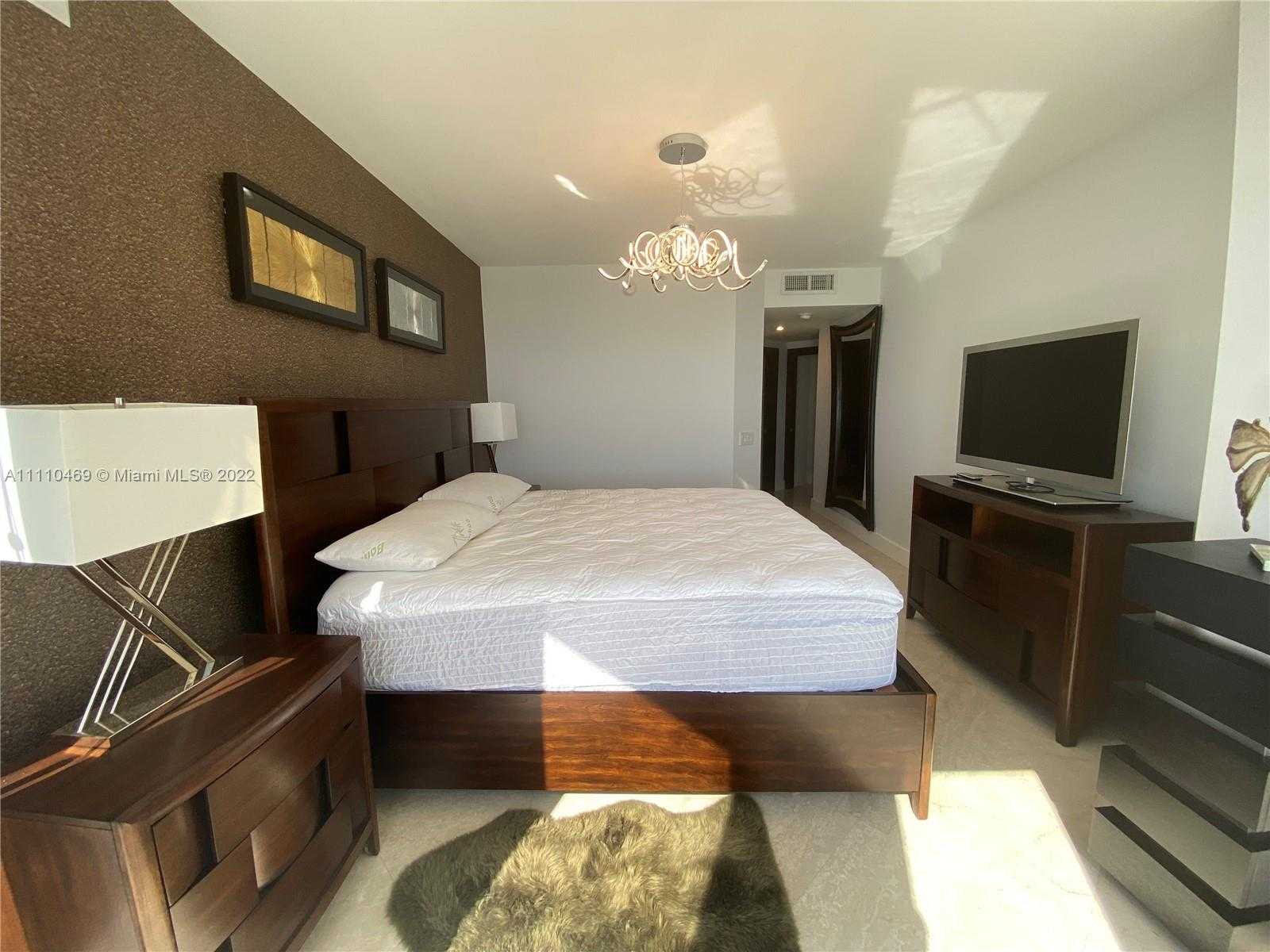 Small Image of 4775 COLLINS AVE #1202, Miami Beach Number 23