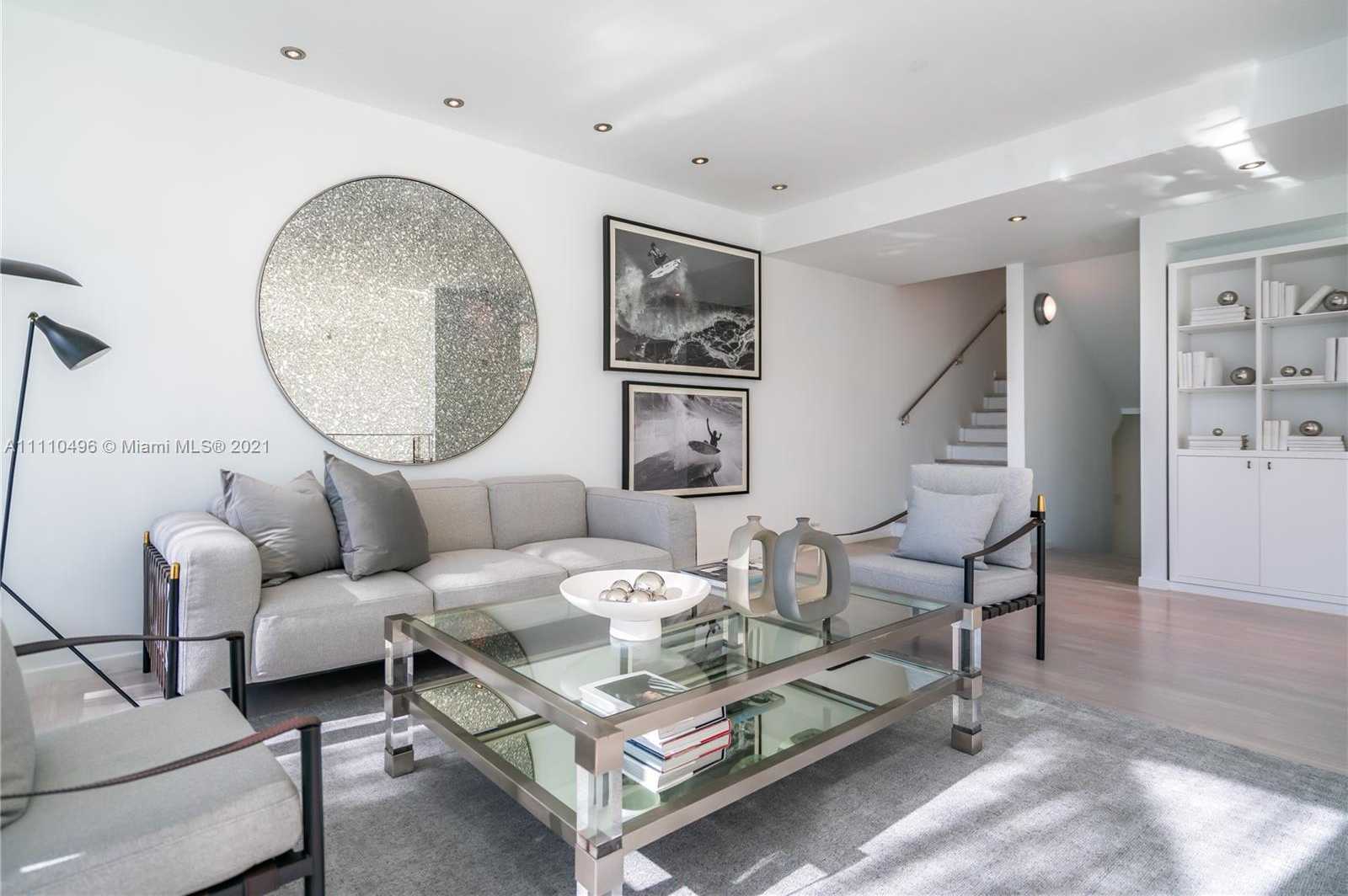 Small Image of 1000 SOUTH POINTE DR #TH-M4, Miami Beach Number 12