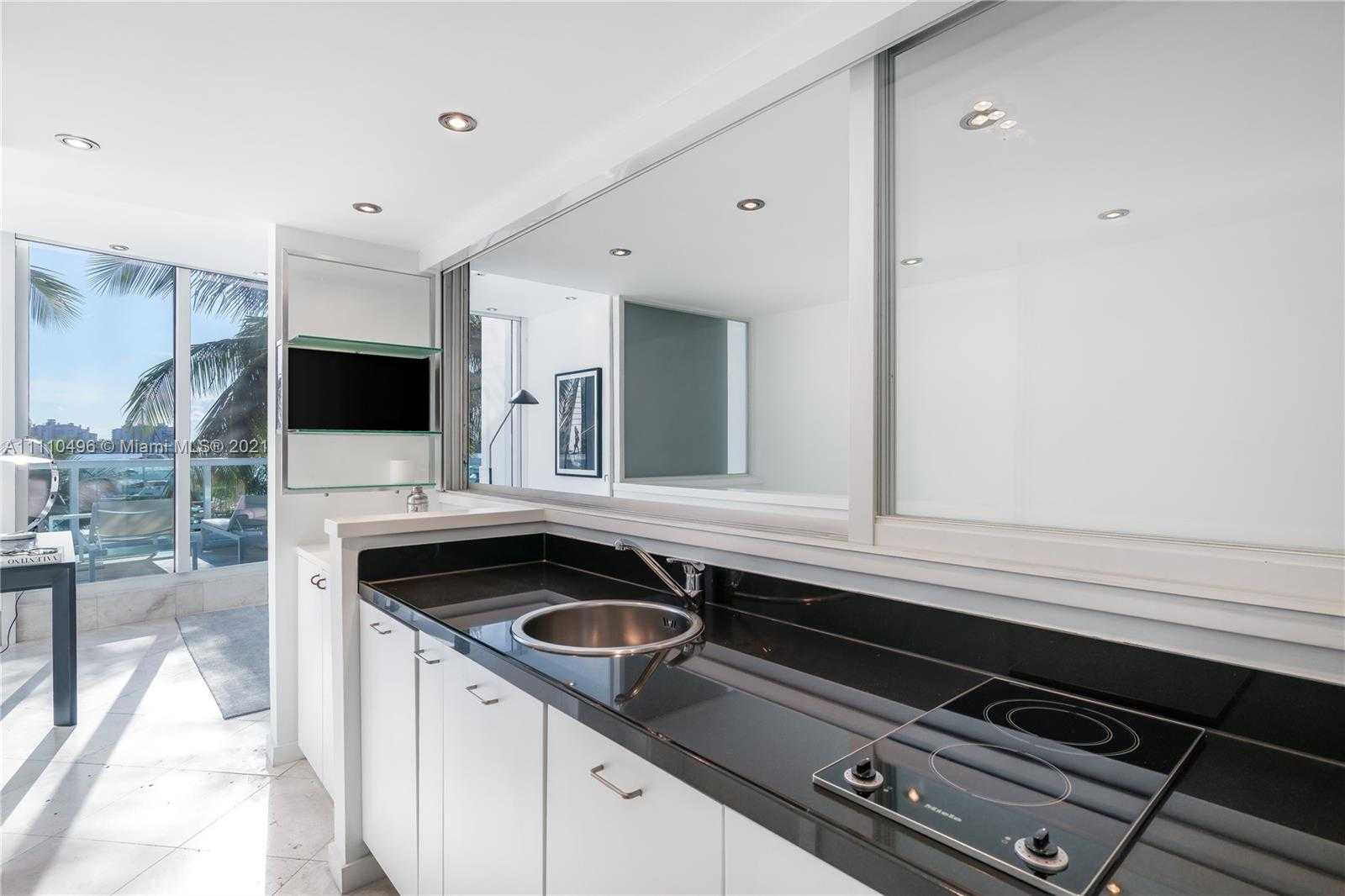Small Image of 1000 SOUTH POINTE DR #TH-M4, Miami Beach Number 19
