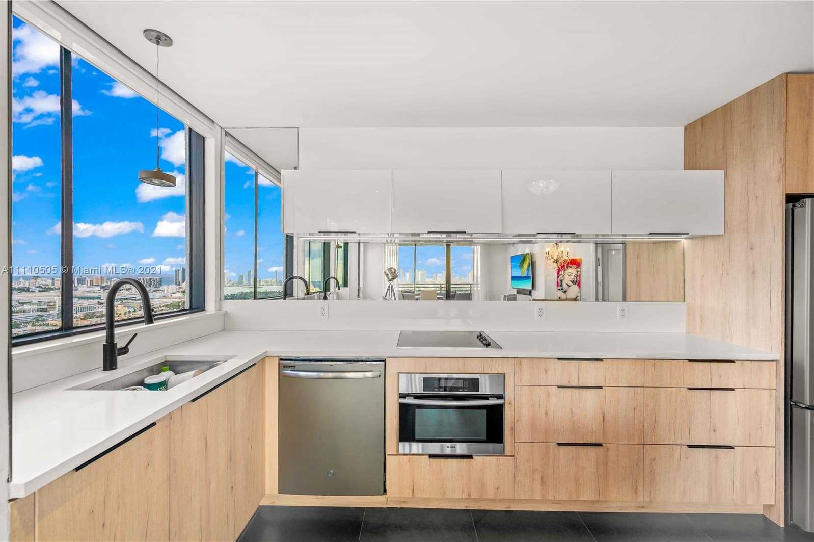 Small Image of 1330 WEST AVE #3401, Miami Beach Number 14