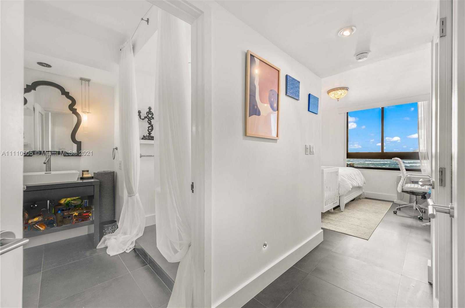 Small Image of 1330 WEST AVE #3401, Miami Beach Number 18
