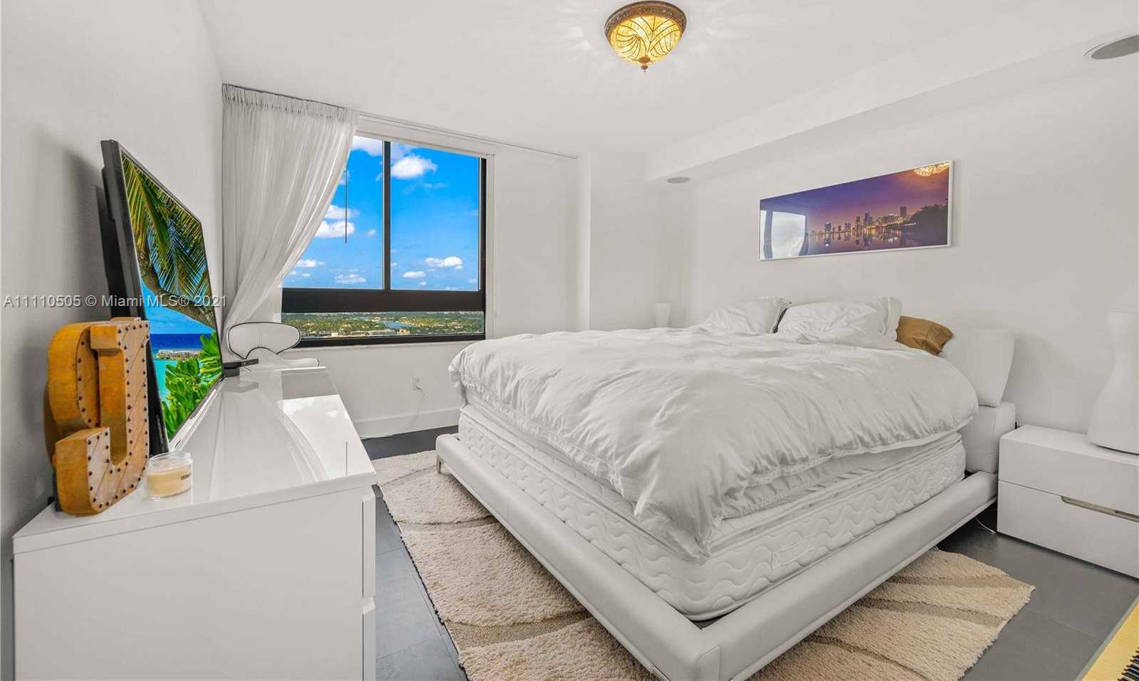 Small Image of 1330 WEST AVE #3401, Miami Beach Number 21