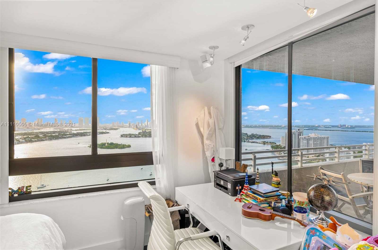 Small Image of 1330 WEST AVE #3401, Miami Beach Number 25
