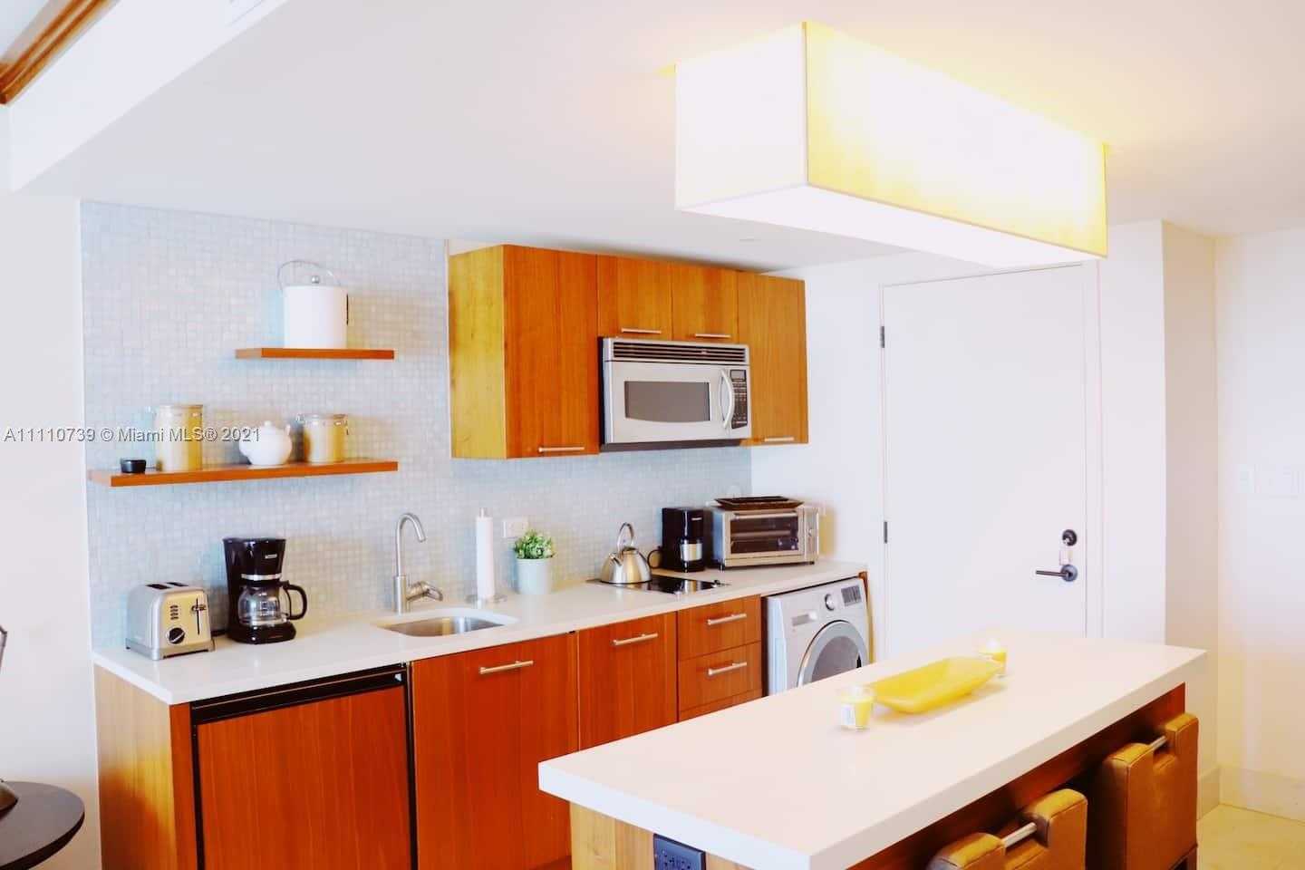 Small Image of 6801 COLLINS AVE #803, Miami Beach Number 10