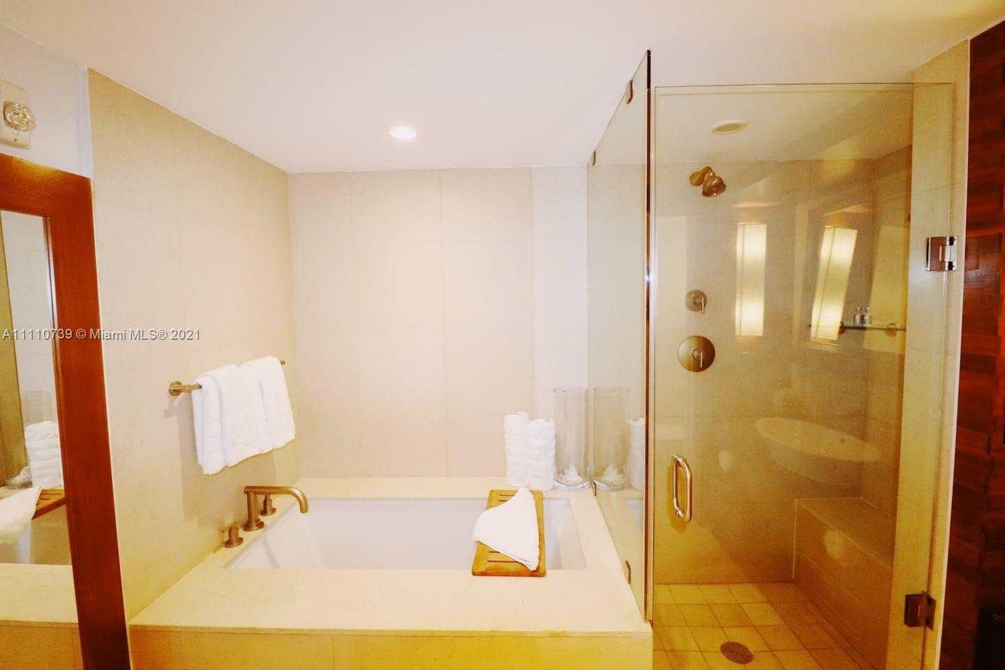 Small Image of 6801 COLLINS AVE #803, Miami Beach Number 16