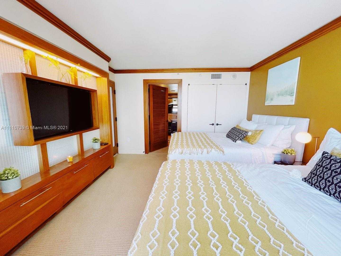 Small Image of 6801 COLLINS AVE #803, Miami Beach Number 5