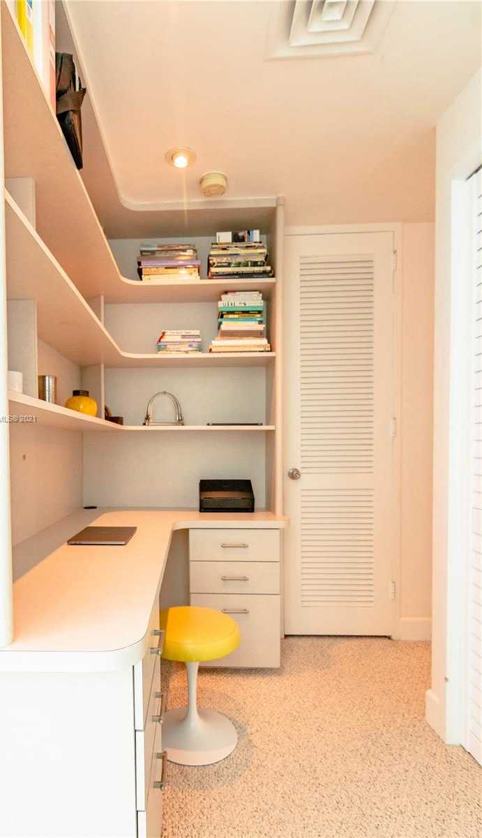 Small Image of 5055 COLLINS AVE #5E, Miami Beach Number 14