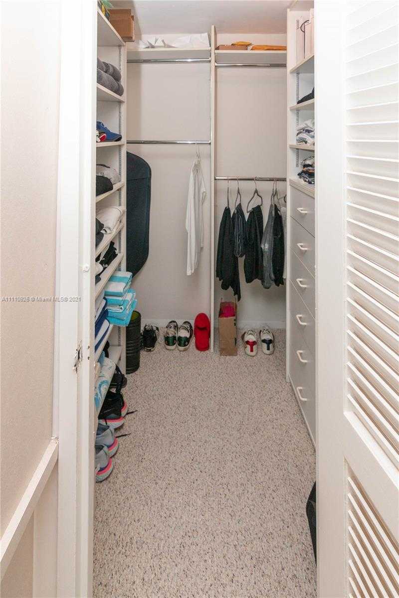 Small Image of 5055 COLLINS AVE #5E, Miami Beach Number 17