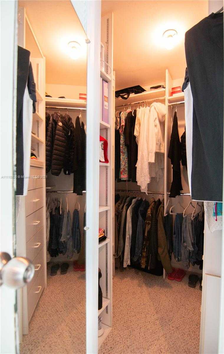Small Image of 5055 COLLINS AVE #5E, Miami Beach Number 18