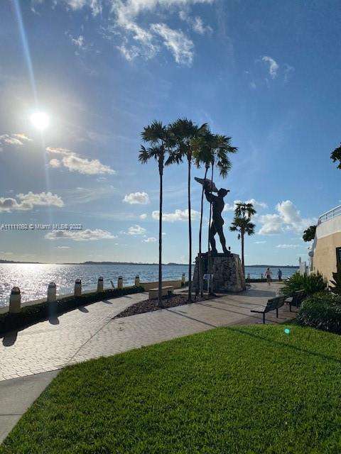 Small Image of 808 BRICKELL KEY DR #3404, Miami Number 8