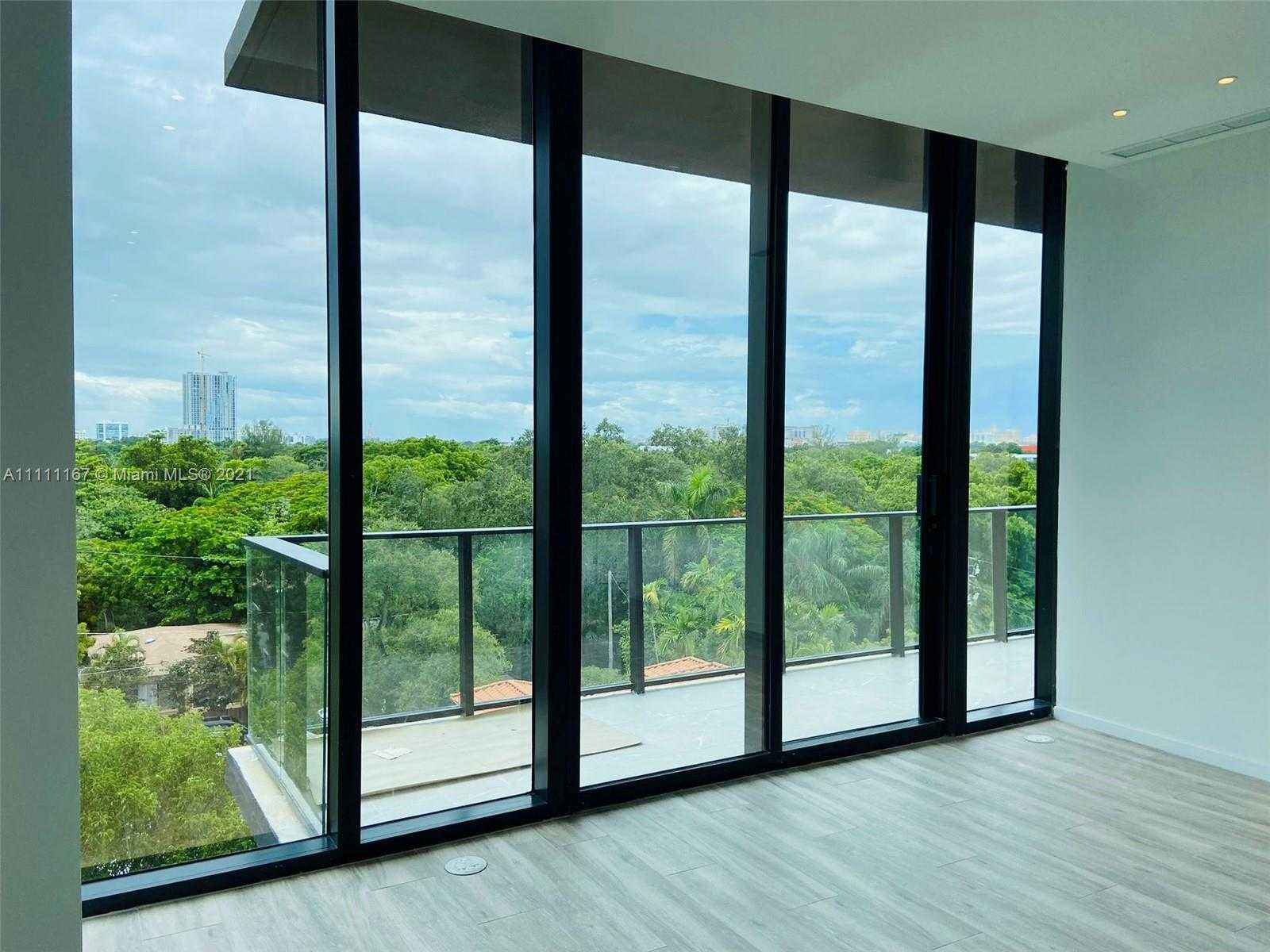 Small Image of 3156 SOUTH WEST 27TH AVE #PH01, Coconut Grove Number 4