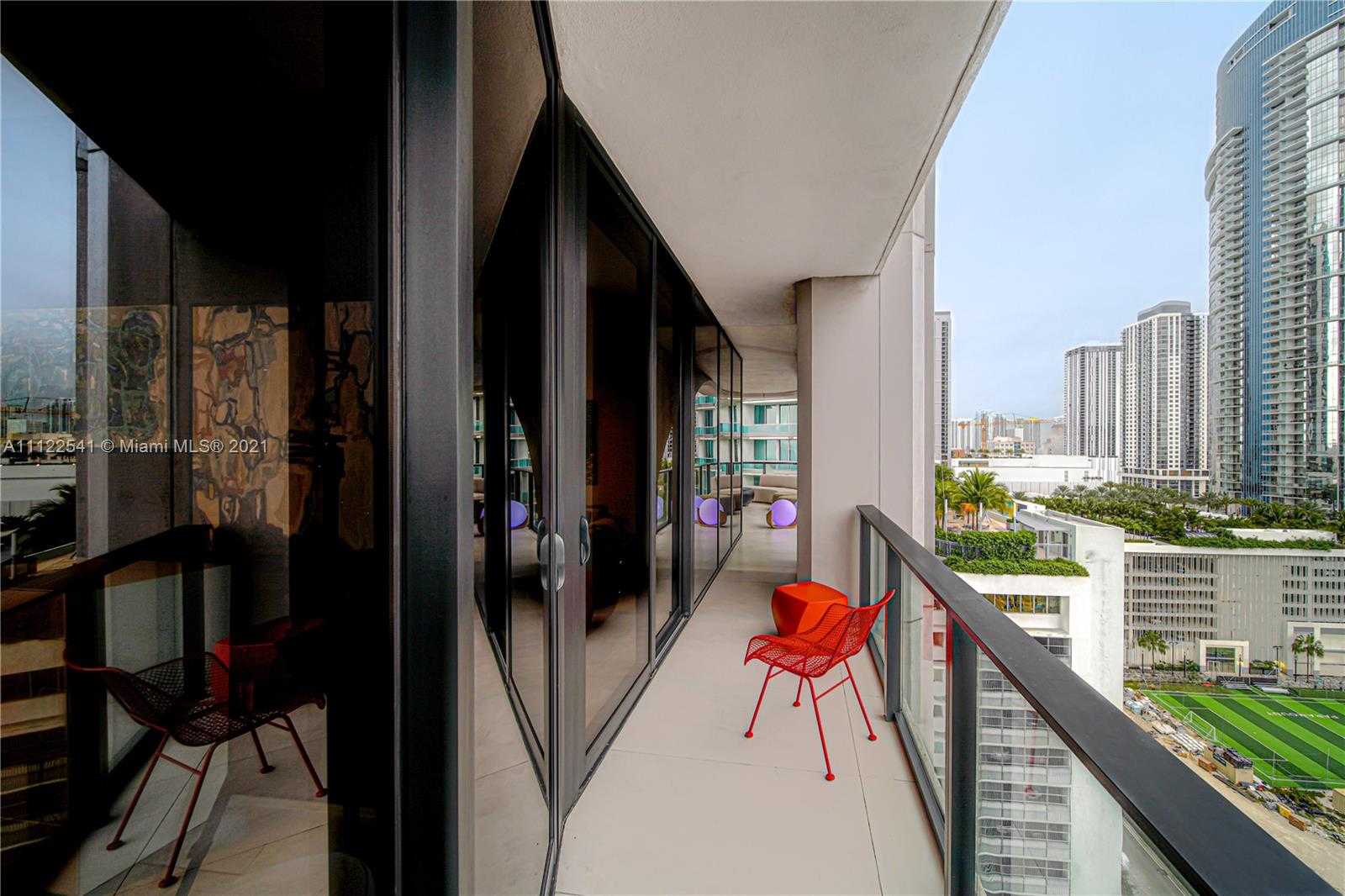 Small Image of 1000 Biscayne Blvd, Miami, FL 33132, USA Number 10