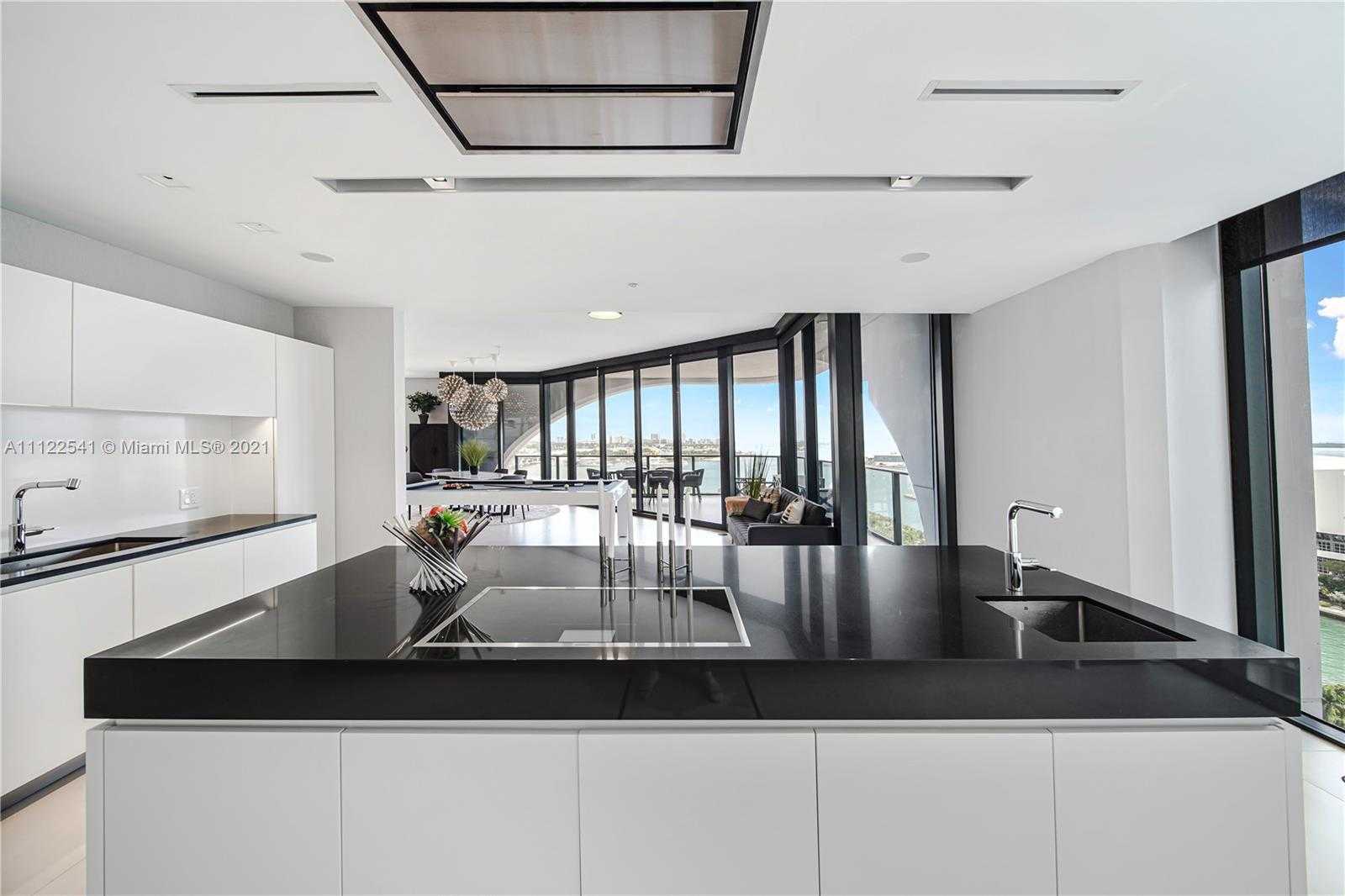 Small Image of 1000 Biscayne Blvd, Miami, FL 33132, USA Number 21