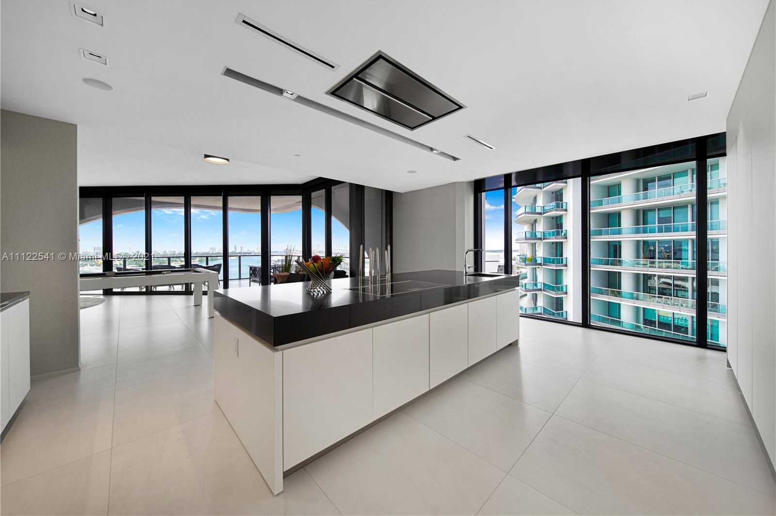 Small Image of 1000 Biscayne Blvd, Miami, FL 33132, USA Number 22
